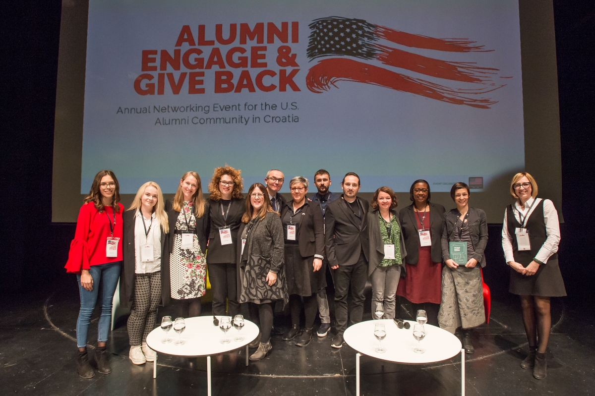 FOTO: Alumni Engage&Give Back