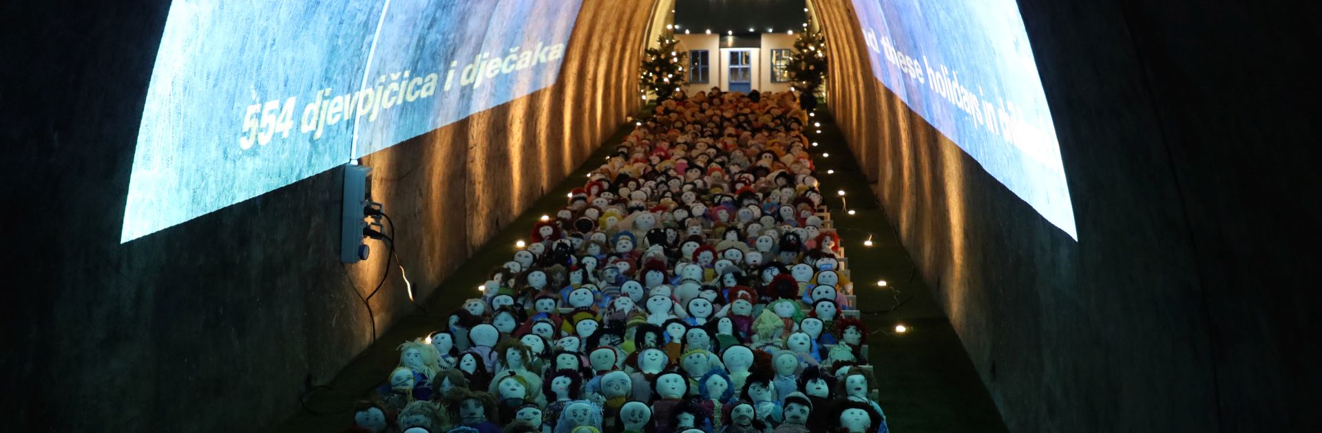 Zagreb, 01.12.2018 - Otvorenje UNICEF-ova Muzeja realnosti koji se u Tunelu Griè odrava do 11. prosinca u sklopu programa Advent u Zagrebu. Postav Muzeja posjetiteljima æe putem instalacija, virtualne stvarnosti i "ivih eksponata" pribliiti razlièite doivljaje stvarnosti ivota djece u Hrvatskoj i svijetu.
foto HINA/ Admir BULJUBAIÆ/ abu
