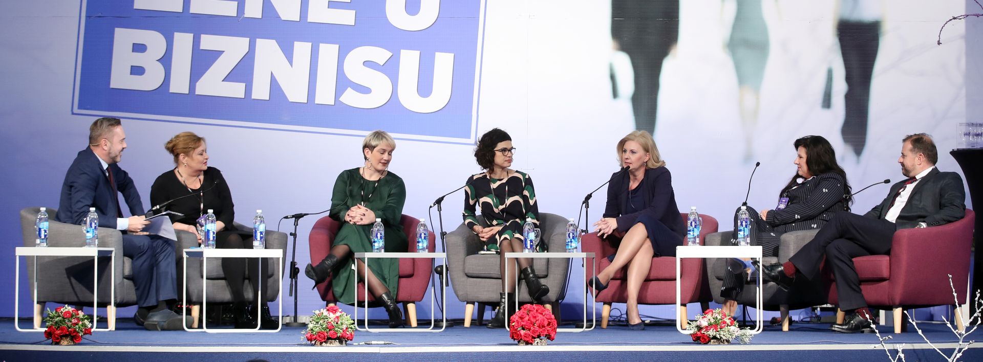 Zagreb, 06.12.2018 - 8. meðunarodna konferencija "ene u biznisu", u organizaciji poslovnog tjednika Lider, u kongresnoj dvorani Globus. Na slici moderator Petar tefaniæ, glumica Ksenija Marinkoviæ, gradonaèelnica Supetra Ivana Markoviæ, Vedrana Perica iz Carsberg Croatia, predsjednica Uprave IN2 Katarina iber Makar, direktorica Zagrebaèkog velesajma Dina Tomiæ i predsjednik Uprave Hrvatske potanske banke Tomislav Vujiæ tijekom panela "Soft skills vs. hard skills".
foto HINA/ Damir SENÈAR /ds