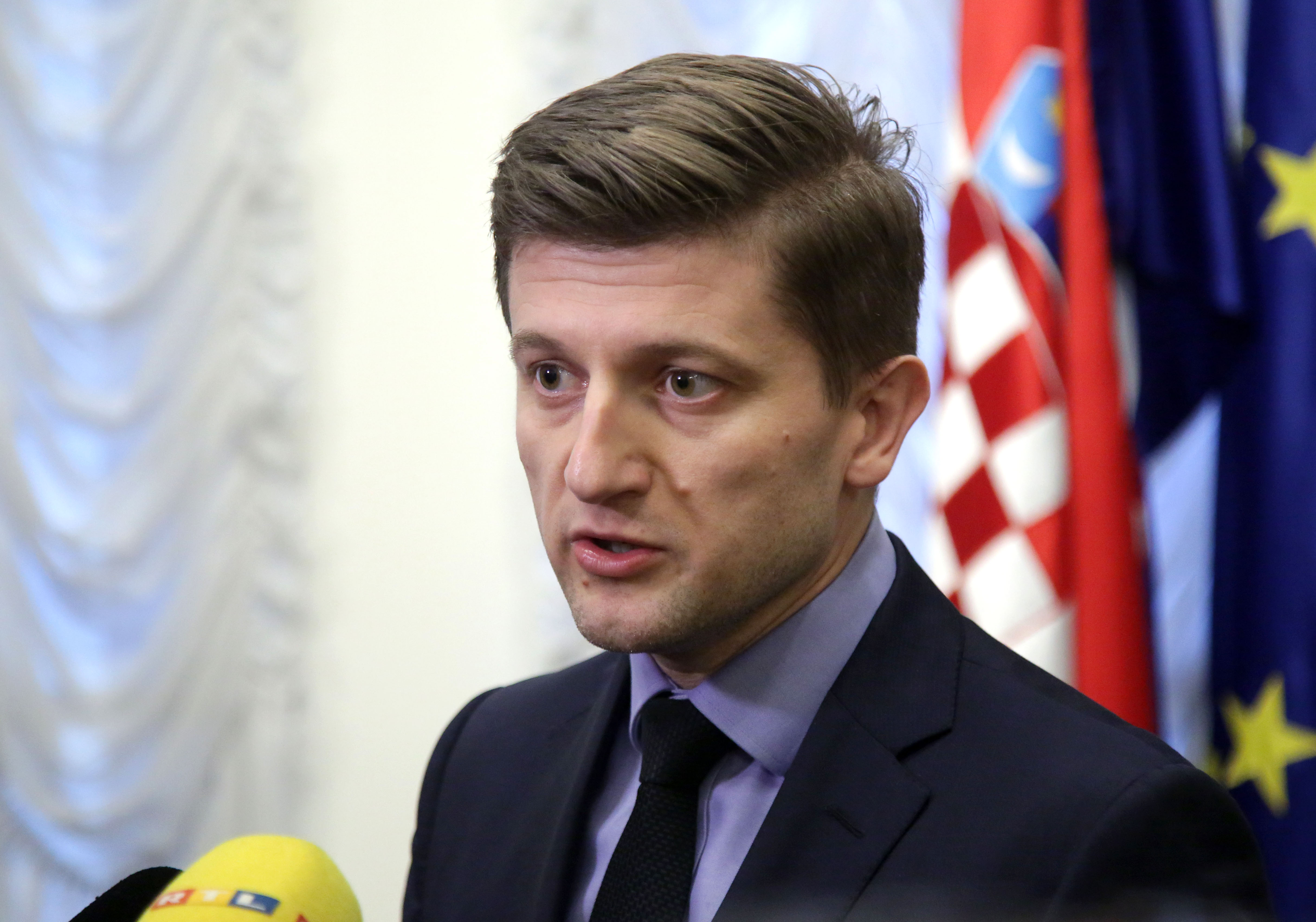 Zagreb, 07.12.2018 - Ministar financija Zdravko Mariæ odgovarao je na pitanja novinara u Banskim dvorima.
foto HINA / Denis CERIÆ /dc