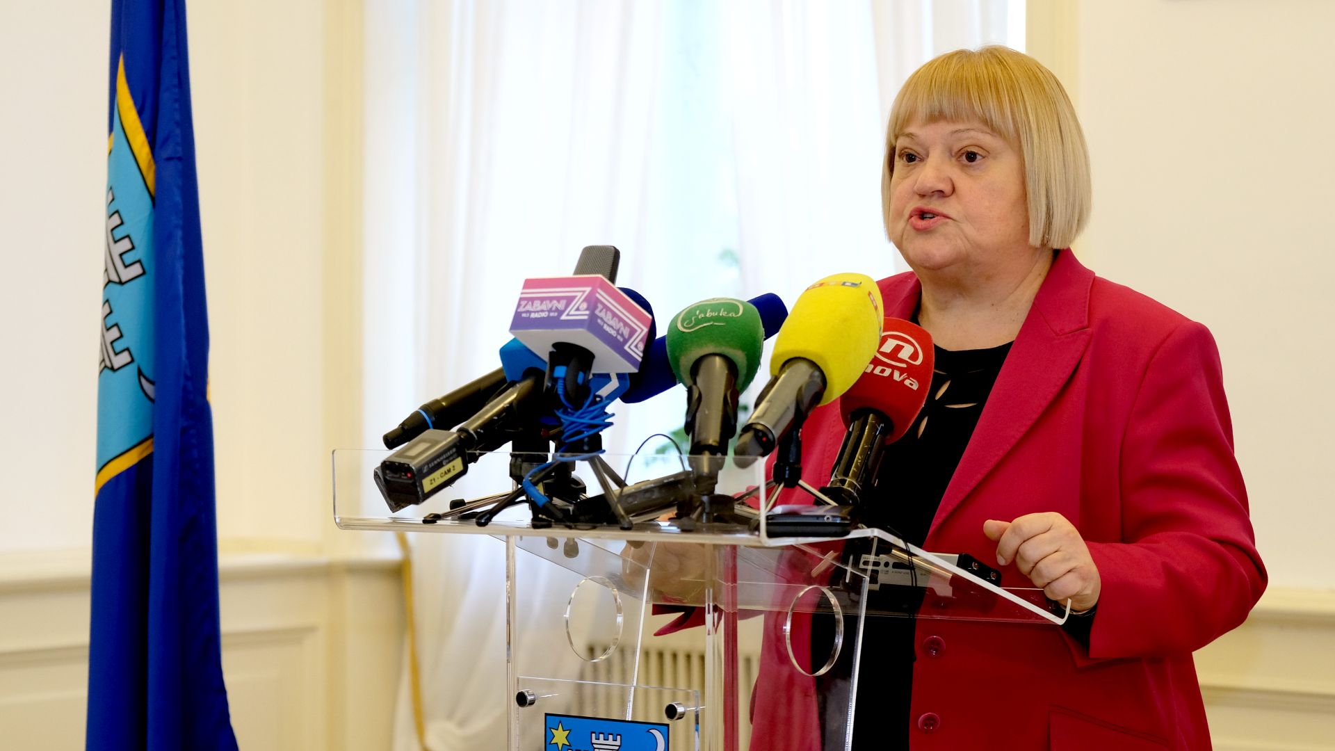 Zagreb, 12.12.2018. - Konferenciju za medije predsjednice Kluba gradskih zastupnika Građansko-liberalnog saveza (GLAS) i Hrvatske stranke umirovljenika (HSU) Anke Mrak - Taritaš i gradske zastupnice GLAS-a Sonje König.
Na fotografiji Anka Mrak - Taritaš.
foto HINA/ Edvard ŠUŠAK/ es