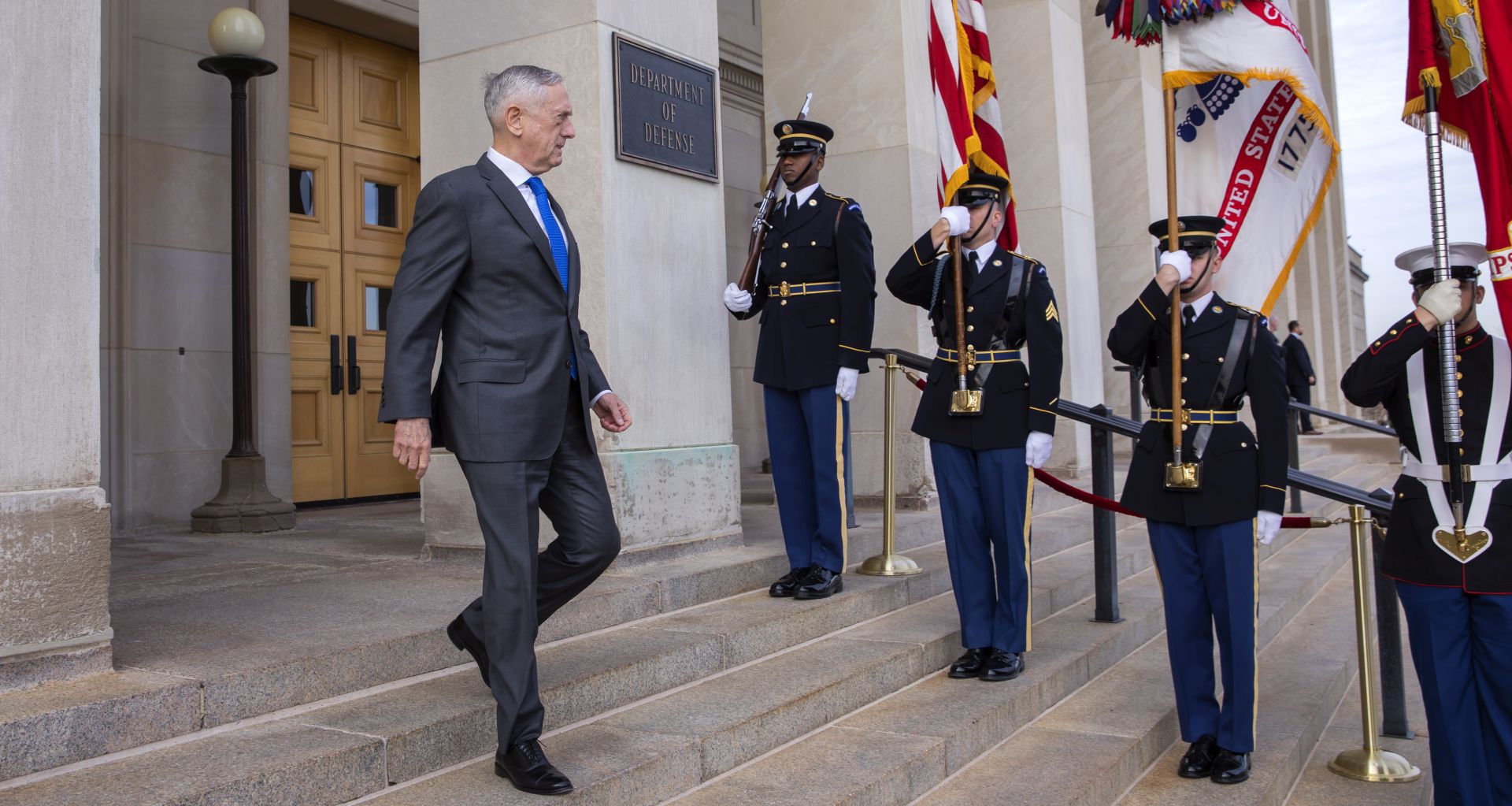 epa07242055 US Secretary of Defense Jim Mattis arrives to greet US Vice President Mike Pence at the Pentagon in Arlington, Virginia, USA, 19 December 2018. US President Donald J. Trump announced the withdrawal of US troops from Syria.  EPA/ERIK S. LESSER