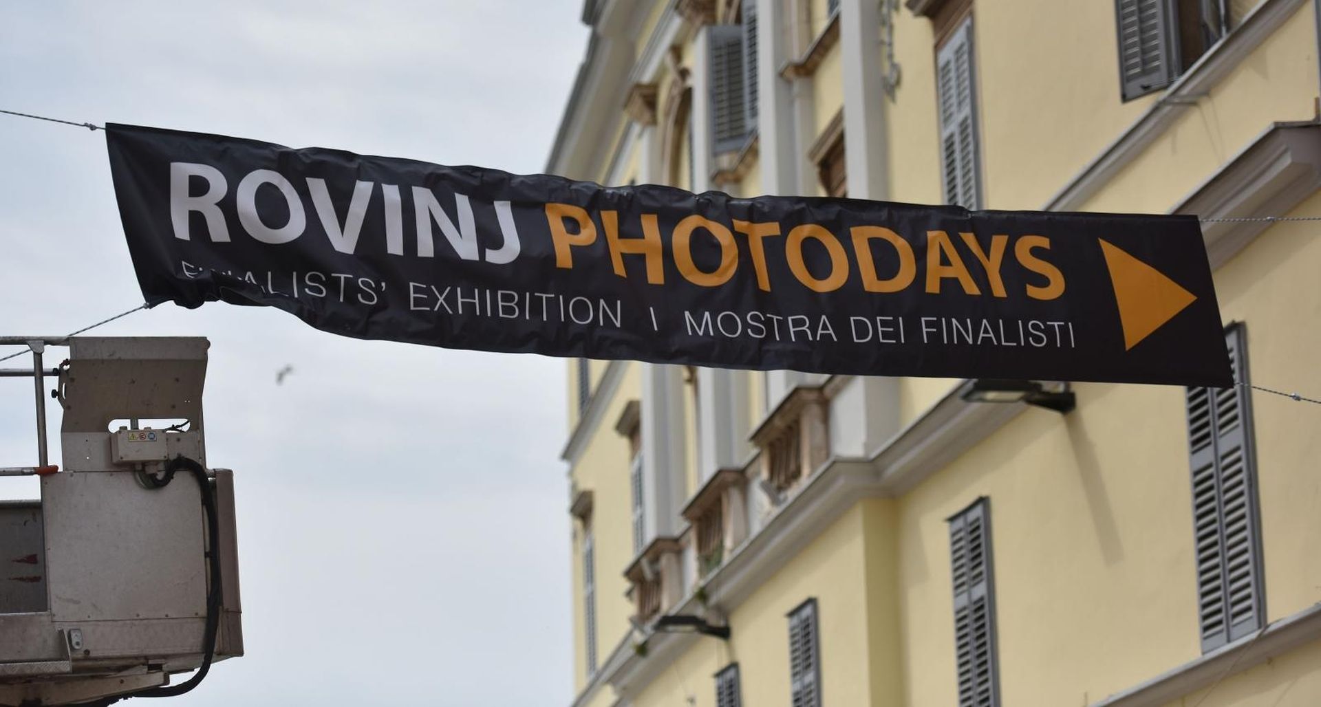 03.05.2018., Rovinj - Rovinj se sprema za Rovinj Photodays. 11. izdanje medjunarodnog festivala fotografije odrzava se prvog vikenda u svibnju, kada se grad ponovno pretvara u jedinstvenu foto galeriju na otvorenome, a posjetitelji ce na glavnom gradskom trgu moci uzivati u najboljim fotografijama snimljenim protekle godine.
Photo: Dusko Marusic/PIXSELL
