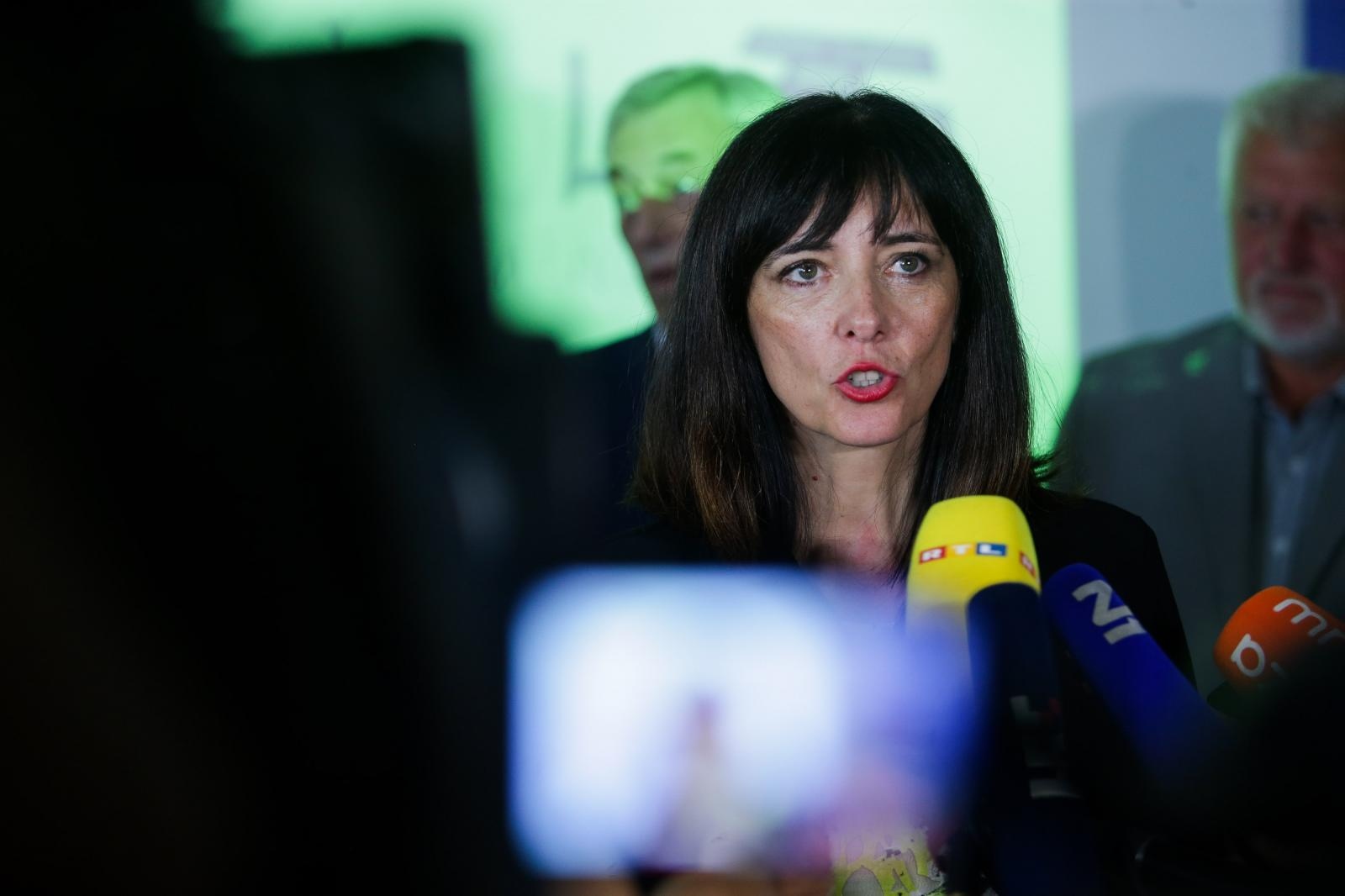 Križ: Štromar i Divjak obišli OŠ Milke Trnine koja je uvrštena u program "Škola za život" 03.09.2018., Kriz - Povodom pocetka skolske godine potpredsjednik Vlade Predrag Stromar, ministrica znanosti i obrazovanja Blazenka Divjak i zupan Zagrebacke zupanije Stjepan Kozic obisli su Osnovnu skolu Milke Trnine koja je ukljucena u eksperimentalni program kurikuralne reforme "Skola za zivot".  Photo: Filip Kos/PIXSELL