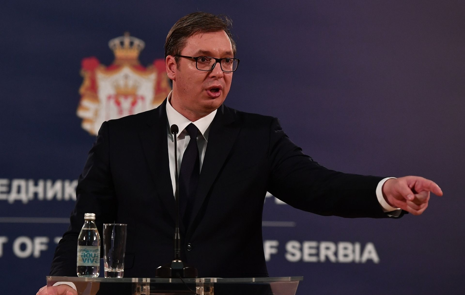 Beograd: Predsjednik Srbije Vučić obratio se javnosti na izvanrednoj konferenciji 03.12.2018., Beograd, Republika Srbija - Predsjednik Srbije Aleksandar Vucic obratio se javnosti na izvanrednoj konferenciji za novinare. Priopcio je da je Pristina naglasila da nece ukinuti poreze dok Srbija ne prizna neovisnost Kosova te da su Albanci najavili formiranje vojske 14. prosinca. 

Photo: Srdjan Ilic/PIXSELL