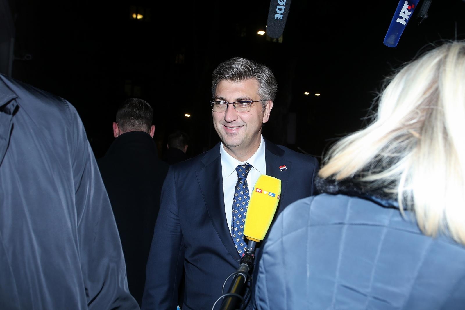 Zagreb: Dolazak članova na sjednicu Predsjedništva i Nacionalnog vijeća HDZ-a 06.12.2018., Zagreb - Premijer Andrej Plenkovic dolazi na sjednicu Predsjednistva i Nacionalnog vijeca HDZ-a u sredisnjicu stranke. 

Photo: Luka Stanzl/PIXSELL