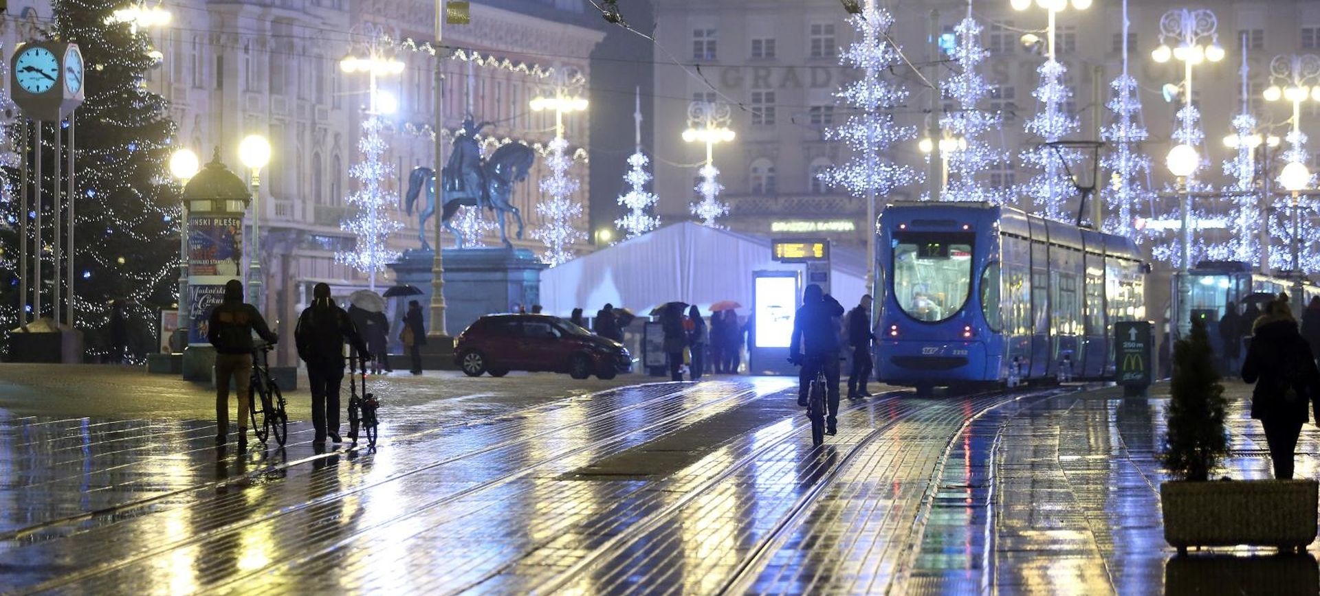 09.01.2018., Zagreb - Kisa ispraznila ulice u sredistu grada.
Photo: Sanjin Strukic/PIXSELL