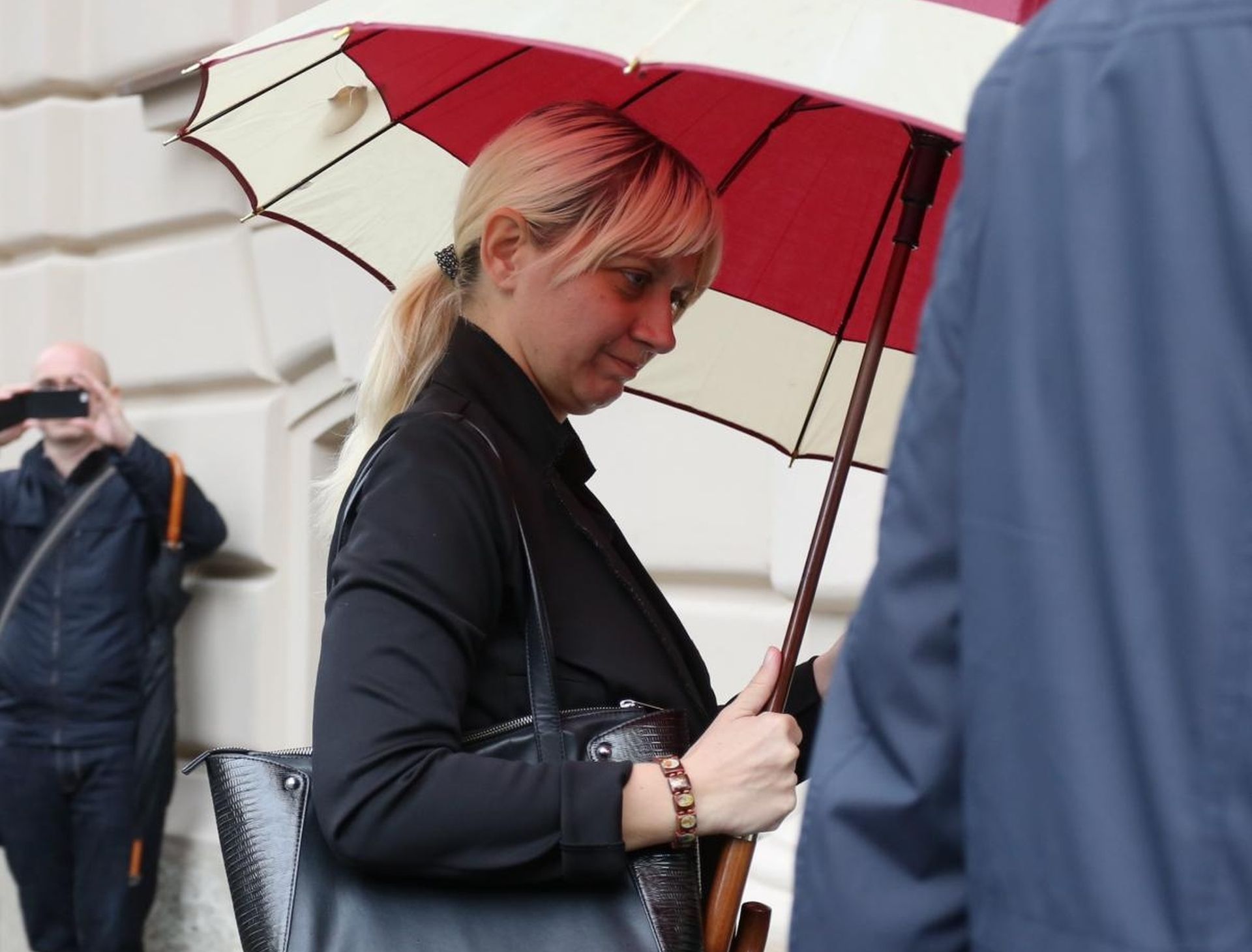 10.10.2017., Zagreb - Tajnica Sandra Zeljko, kljucna svjedokinja protiv saborskog zastupnika i predstojnika ureda bivseg premijera Tomislava Sauche, dolazi u DORH dati iskaz. 
Photo: Matija Habljak/PIXSELL