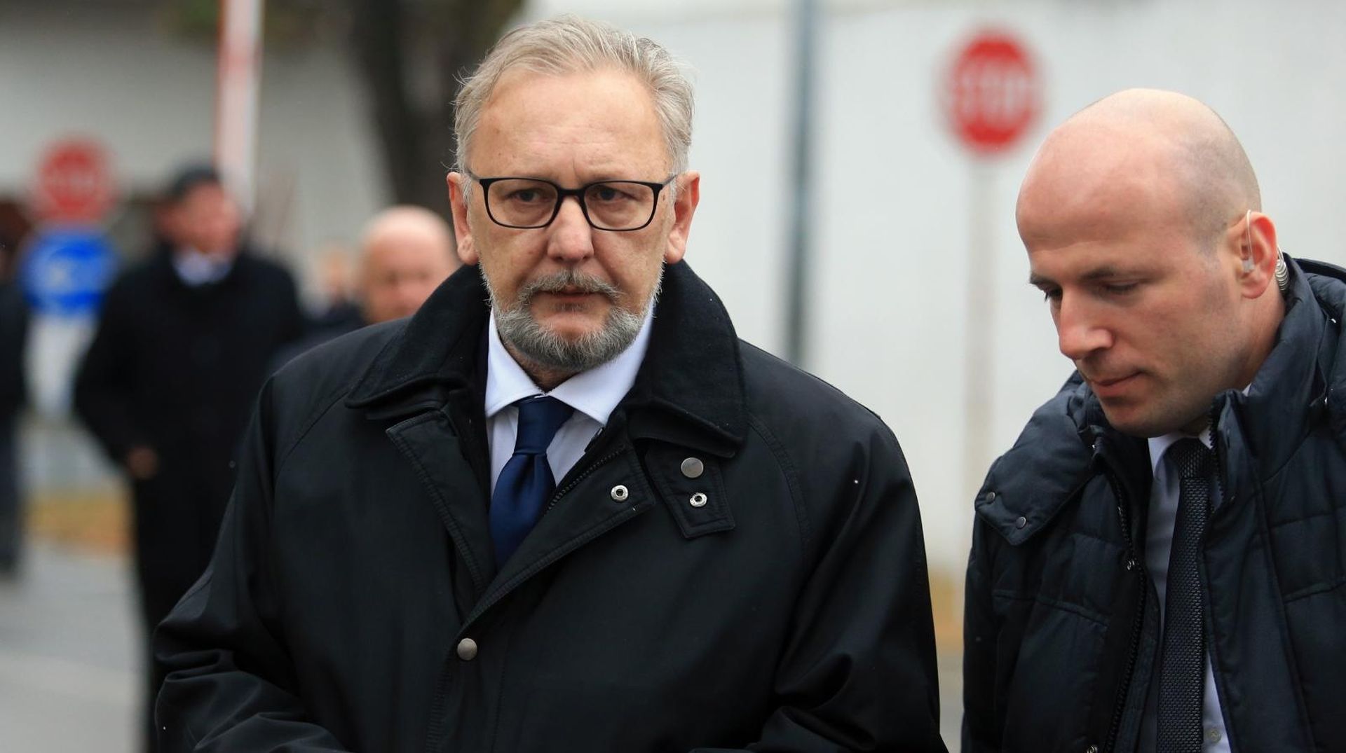18.11.2018., Vukovar - Dan sjecanja na zrtvu Vukovara 1991.-2018. Kolonom sjecanja od vukovarske bolnice do memorijalnog groblja odaje se pocast Gradu Heroju, njegovoj zrtvi i stanovnicima tog grada. Na Kriznom putu - Koloni sjecanja sudjelovali su hrvatski branitelji s clanovima obitelji poginulih, ubijenih i zatocenih branitelja, drzavni vrh i brojni gradjani. Davor Bozinovic Photo: Davor Javorovic/PIXSELL