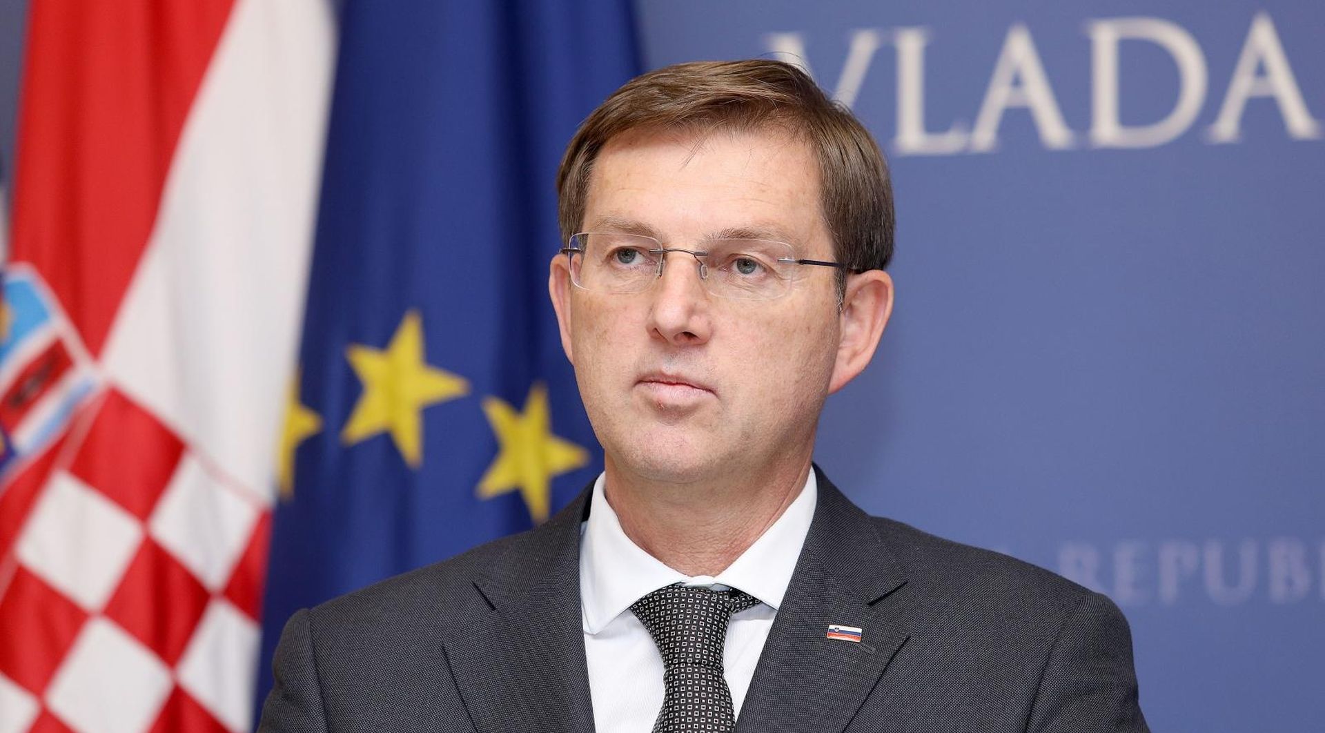 19.12.2017., Zagreb - Predsjednik Vlade Republike Hrvatske Andrej Plenkovic sastao se u Banskim dvorima s predsjednikom Vlade Republike Slovenije Mirom Cerarom, koji boravi  u radnom posjetu Republici Hrvatskoj. Nakon susreta premijeri su dali izjave za medije. 
Photo: Patrik Macek/PIXSELL