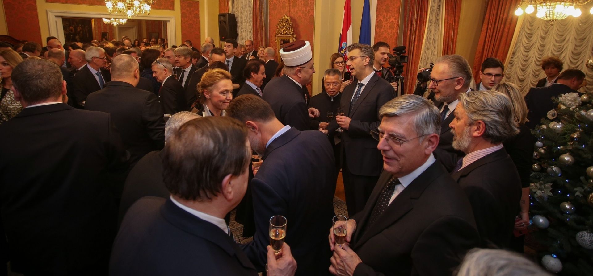 Zagreb: Primanje za predstavnike Diplomatskoga zbora akreditirane u Hrvatskoj 20.12.2018., Zagreb - U Drzavnoj rezidenciji u Visokoj ulici dorzano je svecano primanje za predstavnike Diplomatskoga zbora akreditirane u Republici Hrvatskoj. Photo: Matija Habljak/PIXSELL