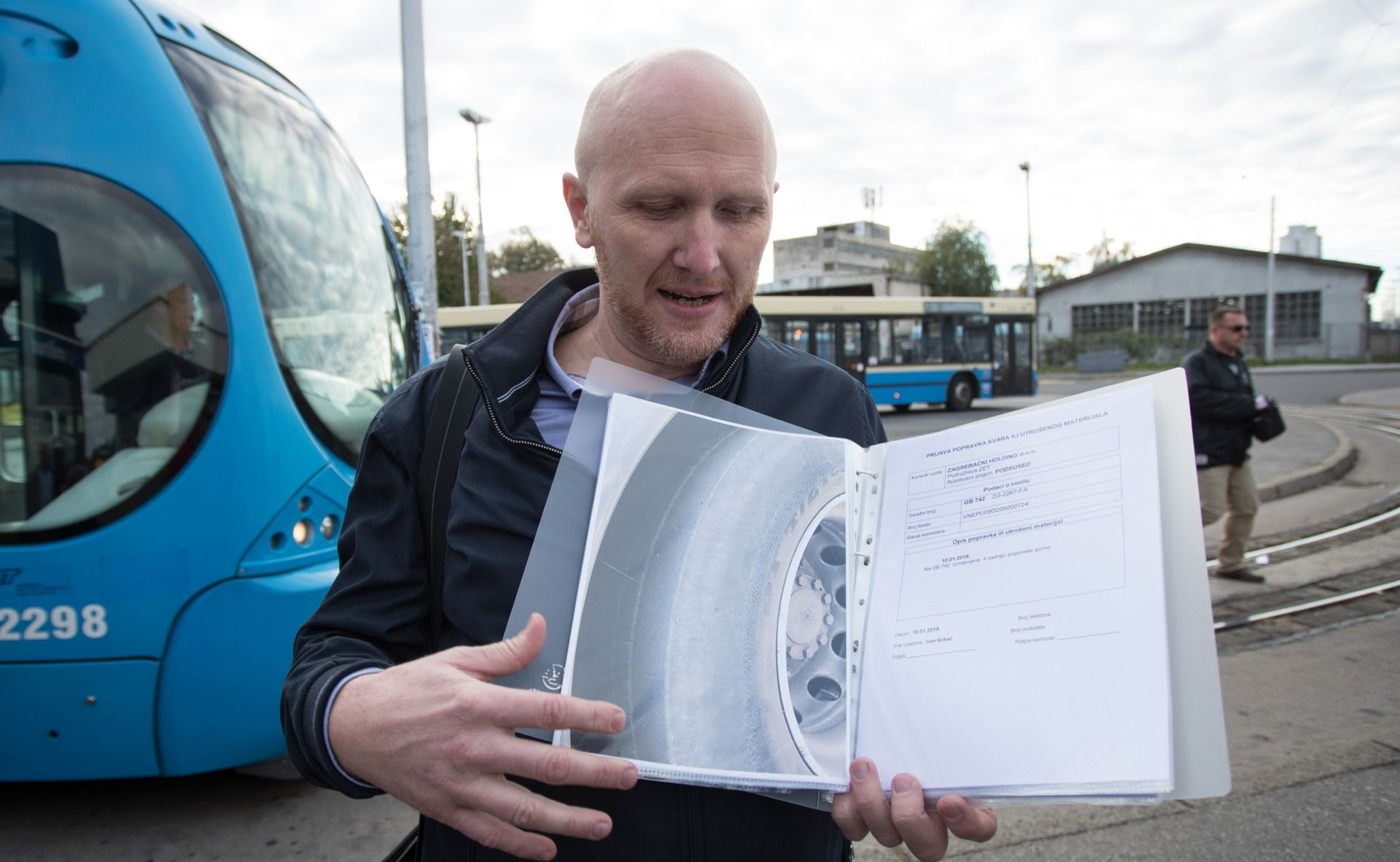 Zagreb: Renato Petek pred medijima o katastrofalnom stanju autobusa ZET-a 25.10.2018., Zagreb - Konferencija za medije gradskog zastupnika Renata Peteka iz stranke Naprijed Hrvatska! - Progresivni savez na temu neadekvatnog odrzavanja autobusa ZET-a te ostalih problema vezanih za ZET. Renato Petek.
Photo: Davor Puklavec/PIXSELL