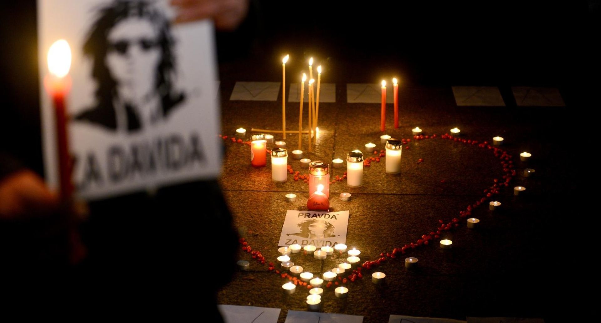 27.12.2018., Zagreb - Mirno okupljanje na Cvjetnom trgu u znak podrske inicijativi Srce za Davida, u sklopu prosvjeda koji se odrzavaju u Banja Luci pod nazivom Pravda za Davida kojima je cilj rasvijetliti slucaj ubojstva mladica Davida Dragicevica. 
Photo: Josip Regovic/PIXSELL