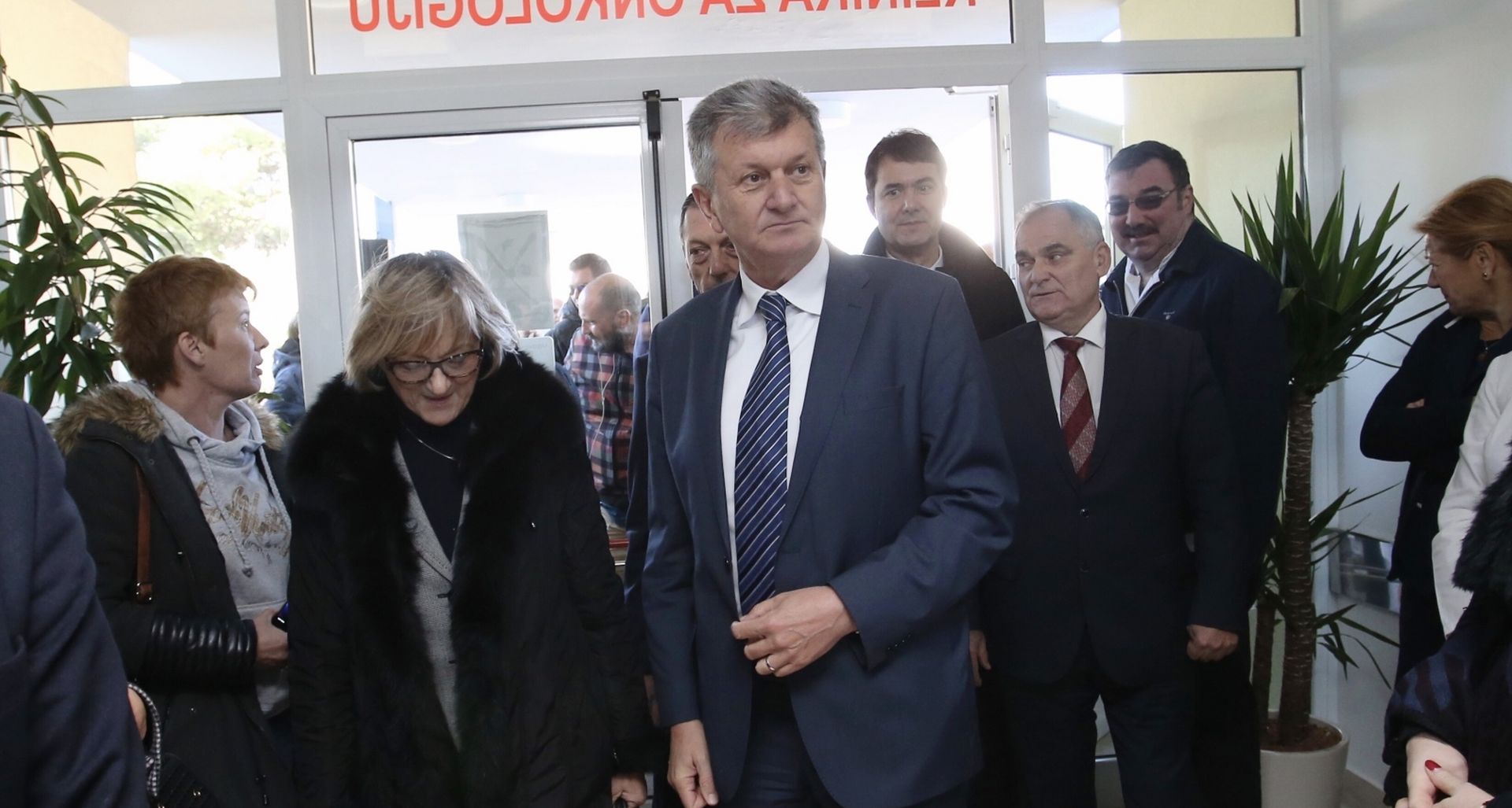 Split: Otvorenje dnevne bolnice Klinike za onkologiju i radioterapiju KBC-a Split 29.11.2018., Split - Otvorena nova dnevna bolnica i laboratorij za pripremu citostatika u Klinici za onkologiju i radioterapiju KBC-a Split.  Ministar Milan Kujundzic. 
Photo: Ivo Cagalj/PIXSELL