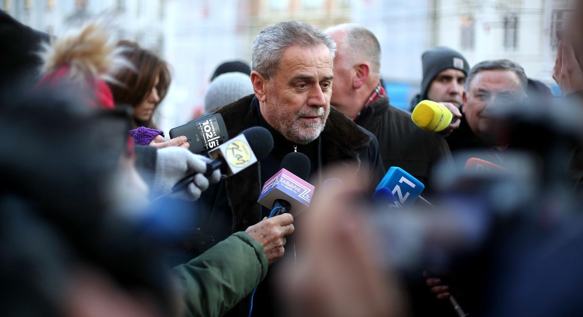 Zagreb: Gradonačelnik na Trgu najavio besplatan prijevoz i paljenje prve adventske svijeće 29.11.2018., Zagreb - Gradonacelnik Milan Bandic na Trgu bana Jelacica predstavio elektro vozila za voznju centrom grada, kao novu ponudu ZET-a.
Photo: Zarko Basic/PIXSELL