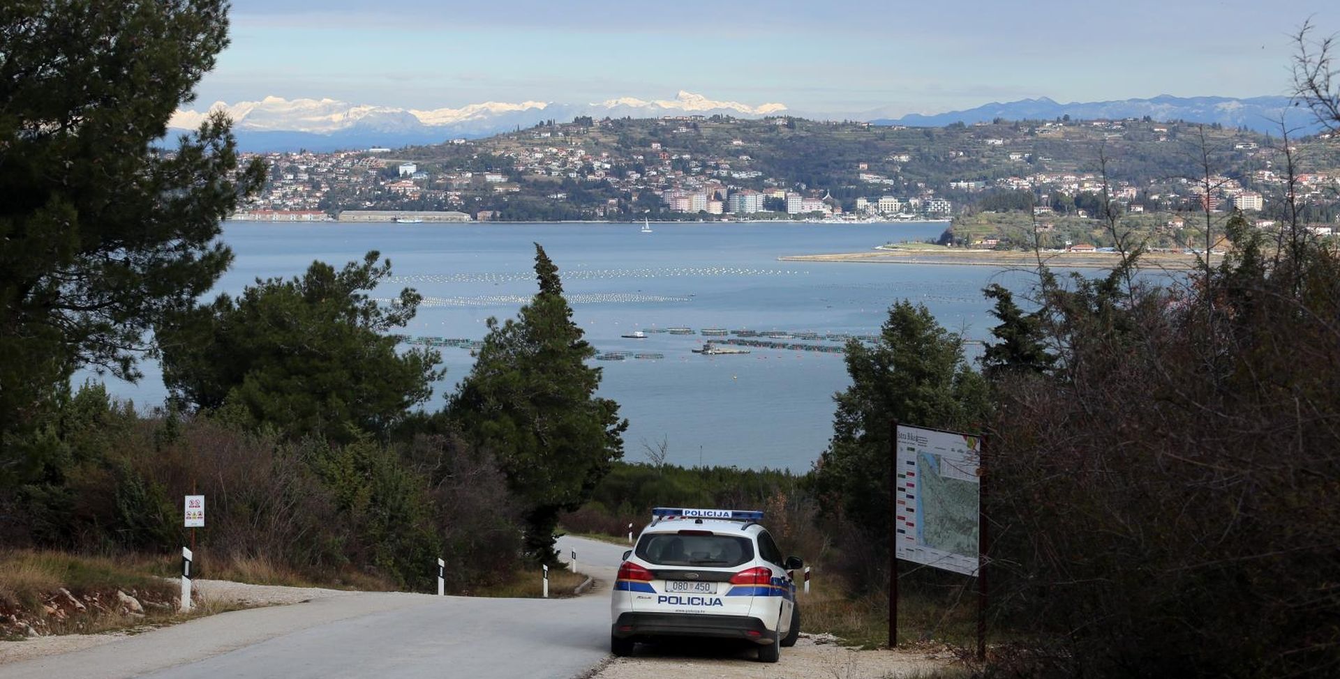 29.12.2017. Savudrija - Ribari i policija na moru uz granicu sa Slovenijom u savudrijskoj vali - Piranskom zaljevu. Policijska patrola uz granicu.
Photo: Goran Kovacic/PIXSELL