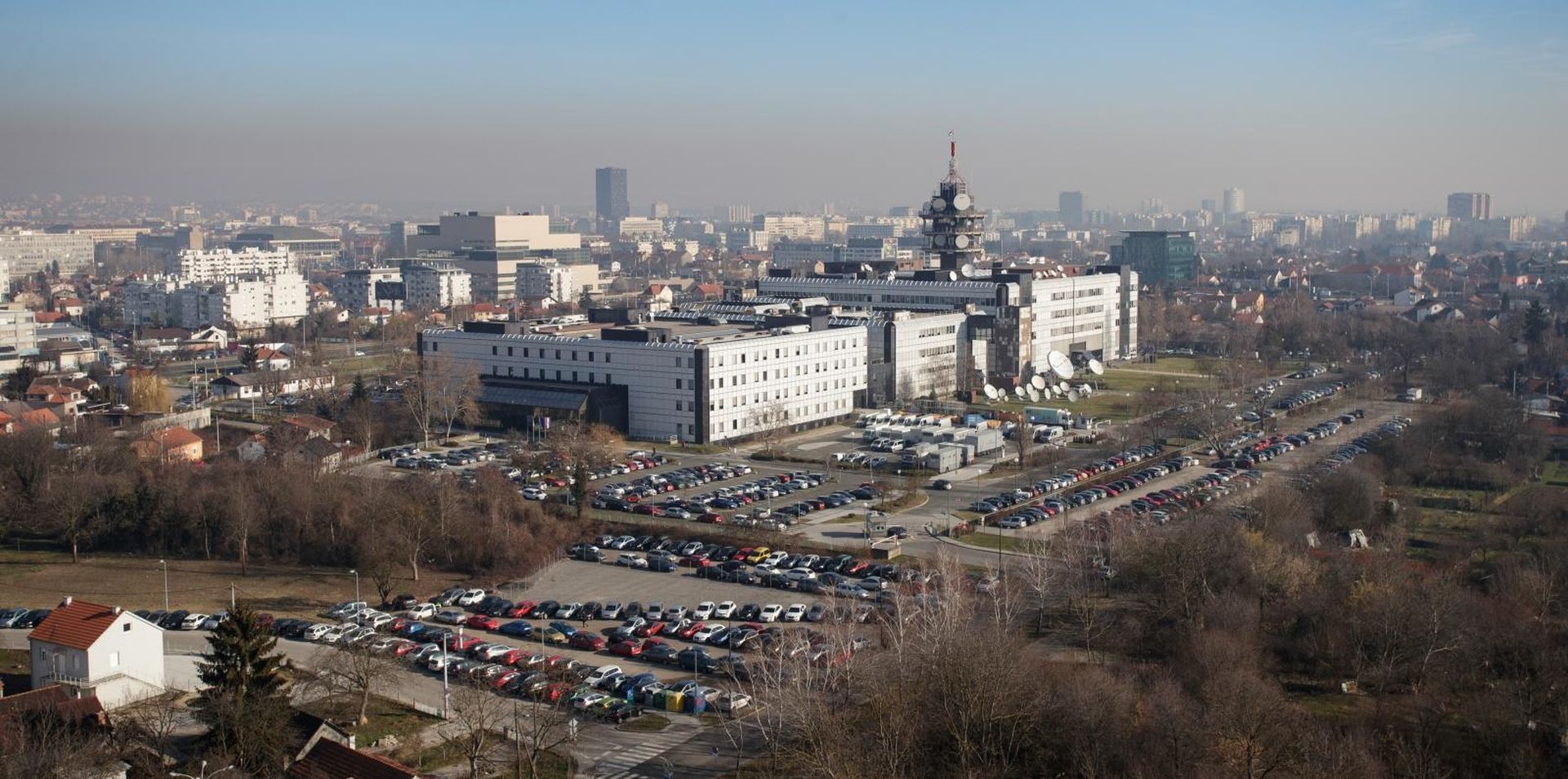 30.01.2018., Zagreb -  Pogled na zgradu Hrvatske radio televizije s terase zgrade Kockica na Prisavlju.
Photo: Davor Puklavec/PIXSELL