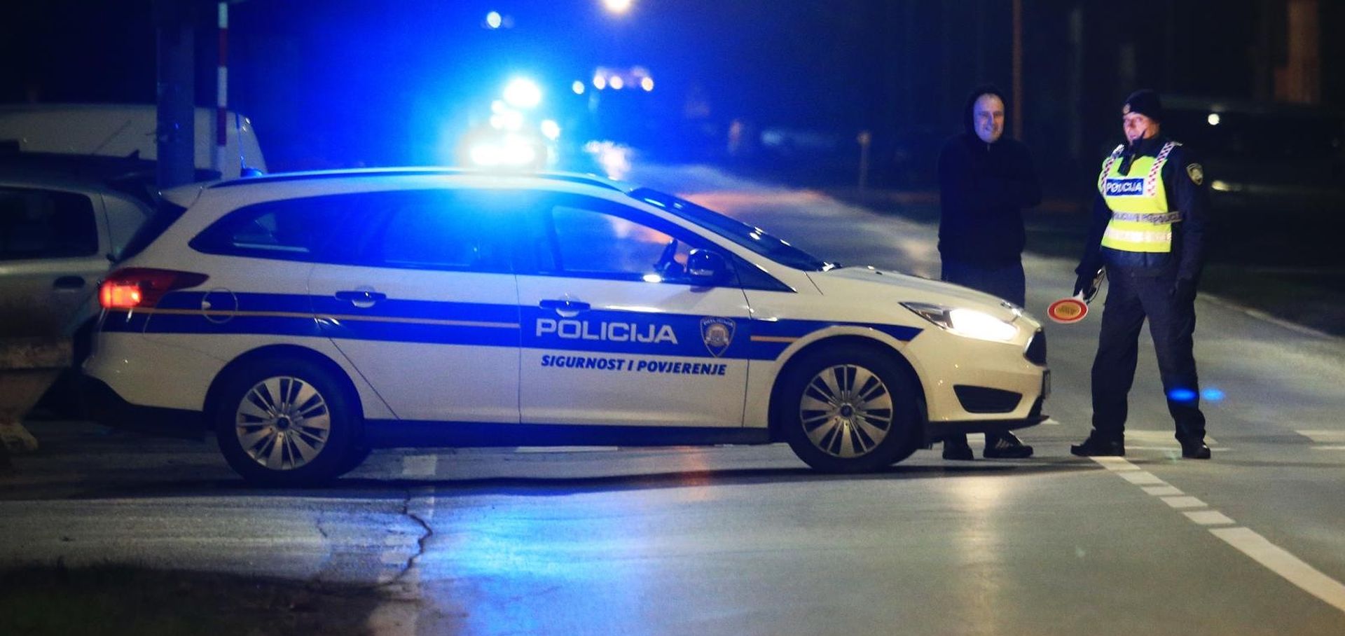Široko Polje: Jedna osoba smrtno stradala u prometnoj nesreći 30.11.2018., Siroko Polje - Prometna nesreca u kojoj je jedna osoba smrtno stradala. Policija je zatvorila promet i nikome ne dozvoljava prolazak. Photo: Davor Javorovic/PIXSELL