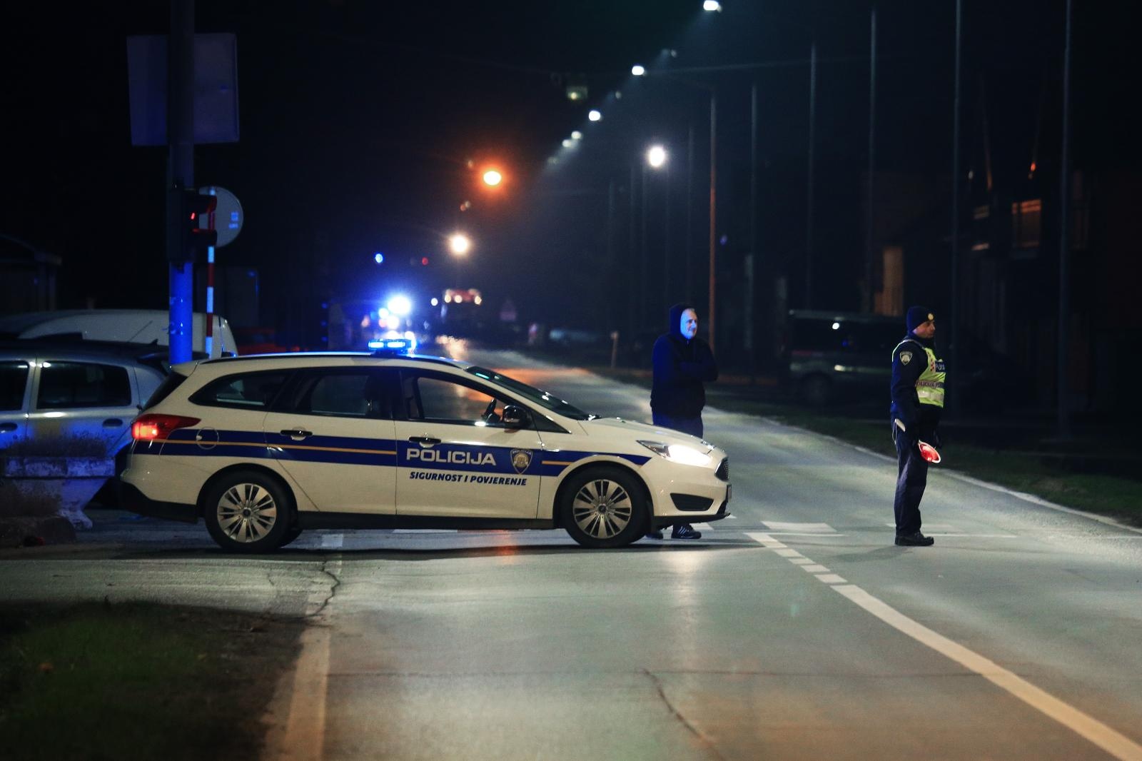 Široko Polje: Jedna osoba smrtno stradala u prometnoj nesreći 30.11.2018., Siroko Polje - Prometna nesreca u kojoj je jedna osoba smrtno stradala. Policija je zatvorila promet i nikome ne dozvoljava prolazak. Photo: Davor Javorovic/PIXSELL