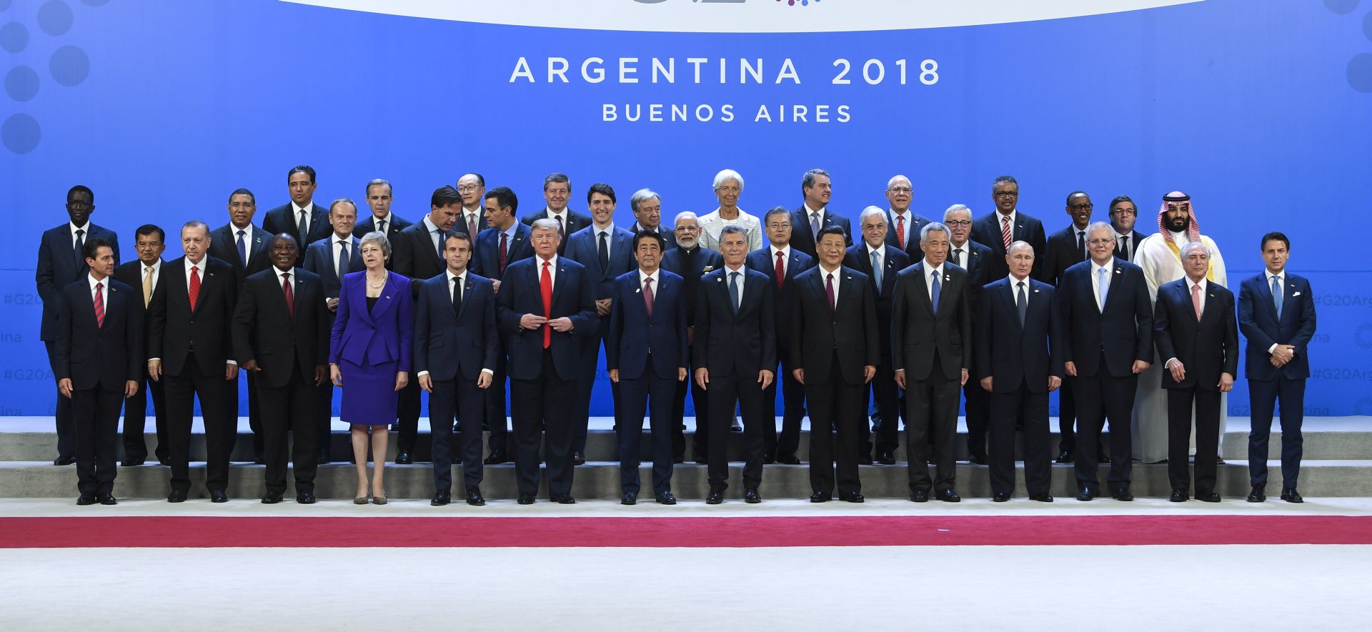 epa07200276 Leaders of the G20 pose for the official family picture at the G20 summit in Buenos Aires, Argentina, 30 November 2018. The Group of Twenty (G20) Summit brings together the heads of State or Government of the 20 largest economies and takes place from 30 November to 01 December 2018.  EPA/LUKAS COCH  AUSTRALIA AND NEW ZEALAND OUT