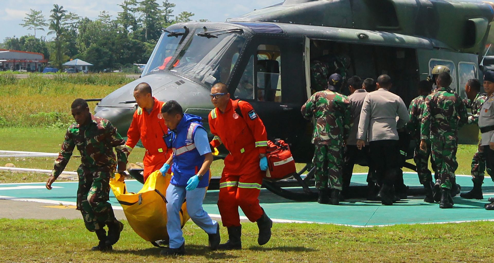 The body of a construction worker arrives on a military helicopter at Mozes Kilangin Timika Airport, Mimika, Papua The body of a construction worker, killed by separatists in the province of Papua, arrives on a military helicopter at Mozes Kilangin Timika Airport, Mimika, Papua, Indonesia December 6, 2018  in this photo taken by Antara Foto.  Antara Foto/ Jeremias Rahadat / via REUTERS  ATTENTION EDITORS - THIS IMAGE WAS PROVIDED BY A THIRD PARTY. MANDATORY CREDIT. INDONESIA OUT. ANTARA FOTO