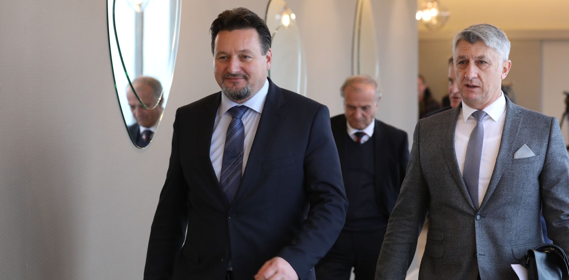 Zagreb, 20.12.2018 -  Hotel Westin, zajednièka sjednica Predsjednitva i Nacionalnog vijeæa HDZ-a. Na fotografiji Lovro Kuèeviæ.
foto HINA/ Admir  BULJUBAIÆ/ abu