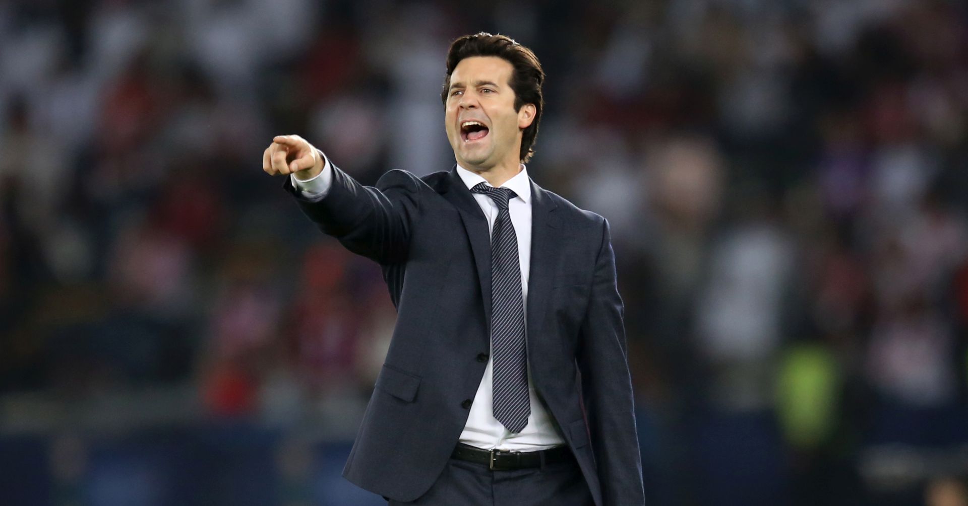 epa07245485 Santiago Solari head coach of Real Madrid CF reacts during FIFA Club World Cup 2018 final match between Real Madrid and Al Ain FC in Abu Dhabi, United Arab Emirates, 22 December 2018.  EPA/MAHMOUD KHALED