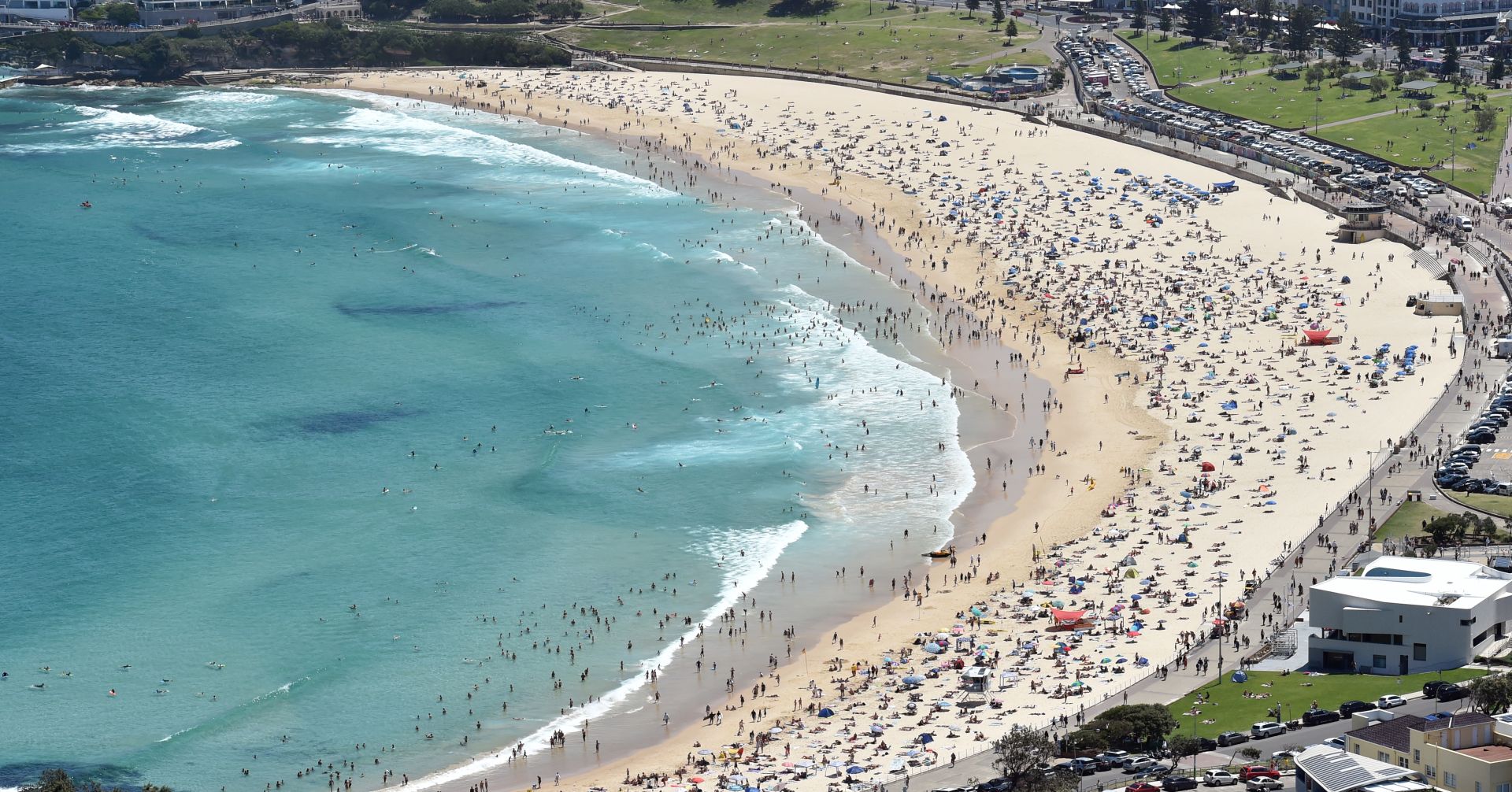 epa07249077 An aerial view of people crowding the popular Bondi beach in Sydney, Australia, 26 December 2018 as they enjoy the sunny weather.  EPA/MICK TSIKAS AUSTRALIA AND NEW ZEALAND OUT