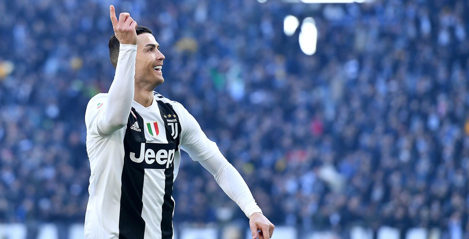epa07252529 Juventus' player Cristiano Ronaldo celebrates after scoring the 1-0 goal during the Italian Serie A soccer match between Juventus FC and UC Sampdoria at Allianz stadium in Turin, Italy, 29 December 2018.  EPA/ALESSANDRO DI MARCO