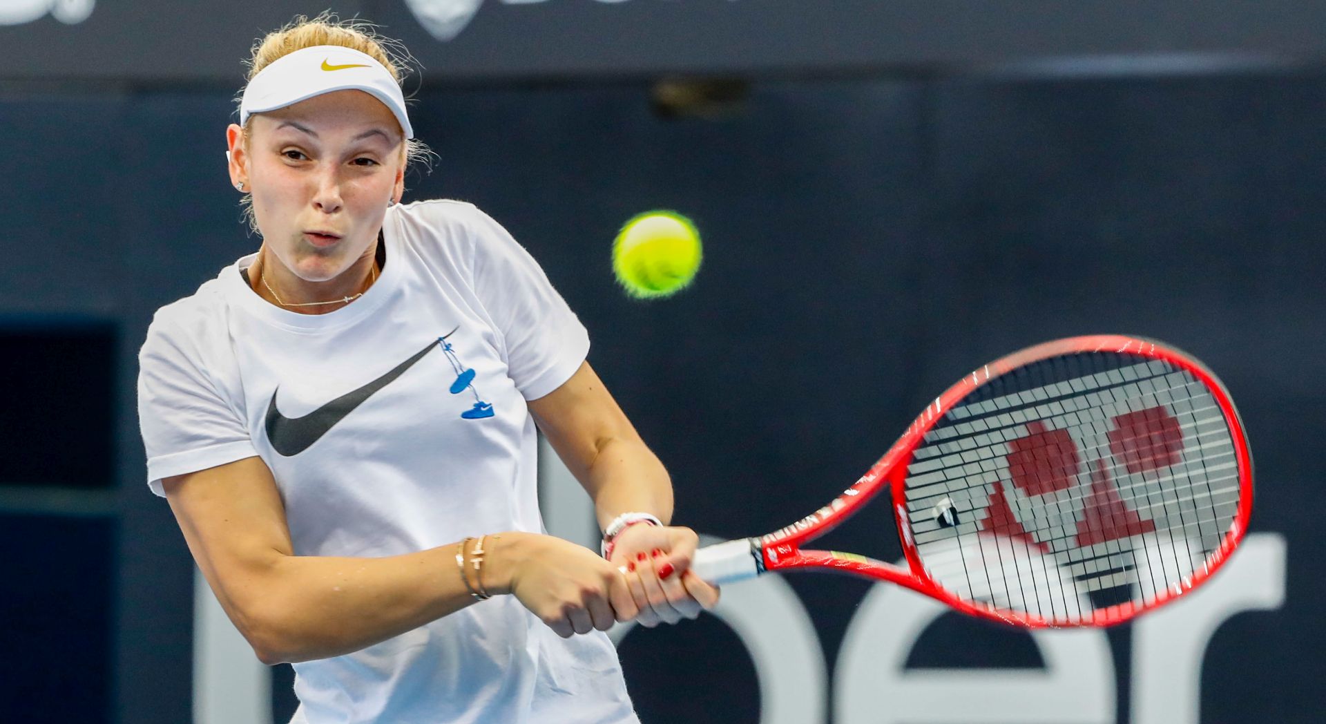 epa07253750 Donna Vekic of Croatia in action during a training session ahead of the Brisbane International in Brisbane, Australia, 30 December 2018. The Brisbane International will run from 30 December 2018 to 06 January 2019.  EPA/GLENN HUNT EDITORIAL USE ONLY AUSTRALIA AND NEW ZEALAND OUT