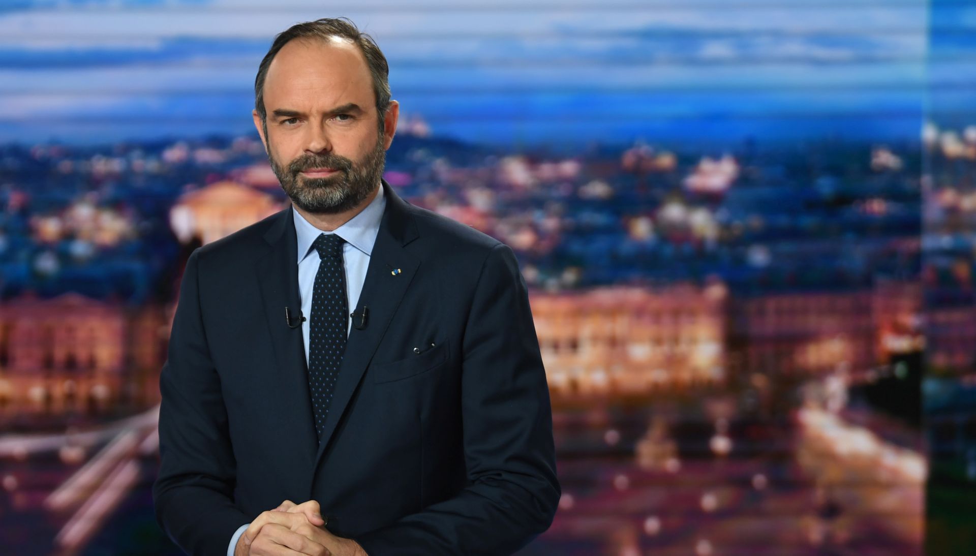 epa07268367 French Prime Minister Edouard Philippe poses at the French TV channel TF1 studios as he makes "public order" announcements in the face of recent violent situations involving the Yellow Vest 'Gilets Jaunes' protestors across France, in Boulogne-Billancourt, near Paris, France, 07 January 2019.  EPA/ERIC FEFERBERG / POOL  MAXPPP OUT