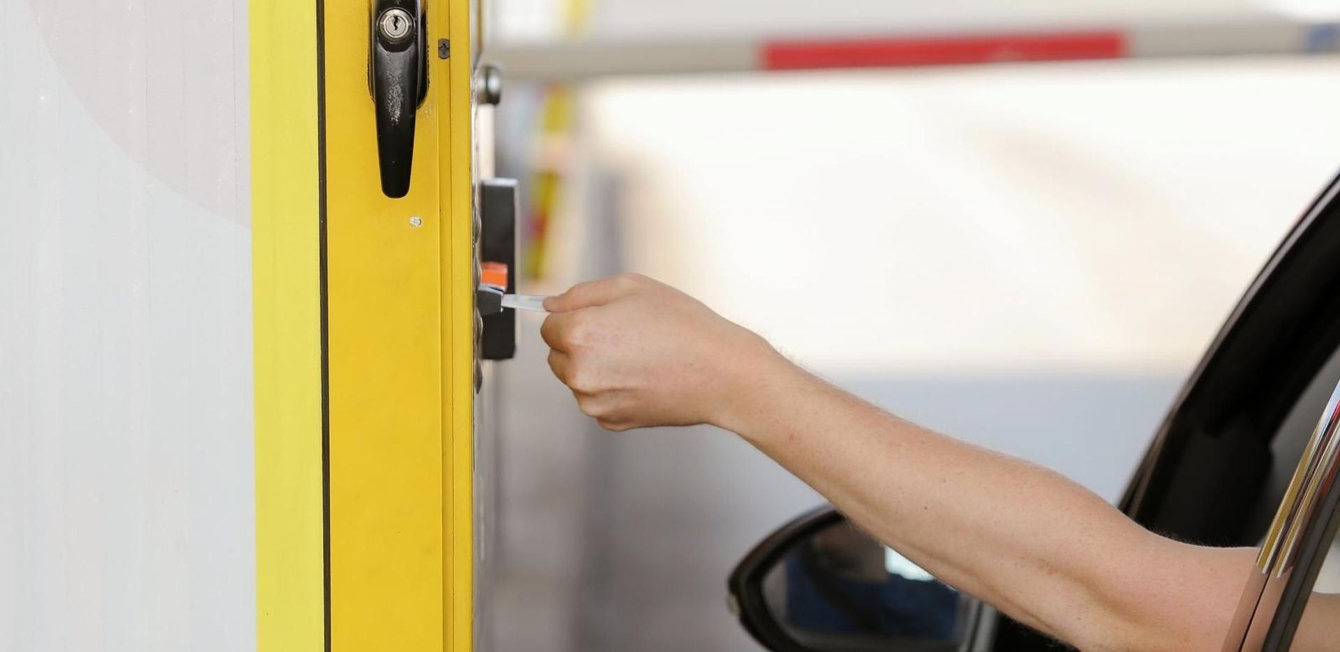 06.08.2017., Zagreb - Postaja za elektronsku naplatu cestarine Demerje. Zbog jutrasnjeg pada sustava naplate cestarine karticama Zaba-e, za njihove korisnike bilo je moguce placanje samo gotovinom ili ENC-om, što je stvorilo guzve. 
Photo: Tomislav Miletic/PIXSELL