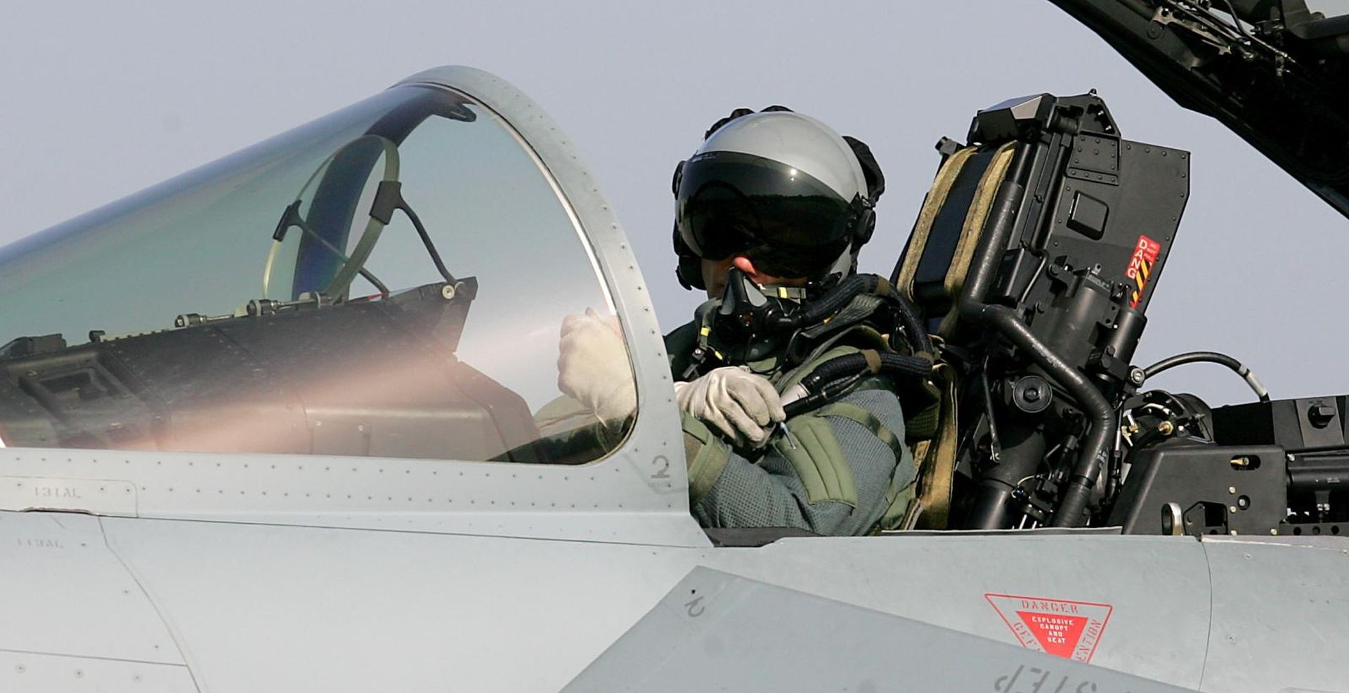 25.5.2009. Zagreb - Dolazak aviona Eurofighter njemackog ratnog zrakoplovstva u Zracnu bazu Pleso u sklopu bilateralne suradnje Hrvatske i Njemacke. Eurofightera je u zraku presreo MiG-21 Hrvatskog ratnog zrakoplovstva u sklopu uvjezbavanja procedura i postupaka cuvanja zracnog prostora (air policing).Pilot Norbert Biehler. 
Photo: Igor Kralj/24sata