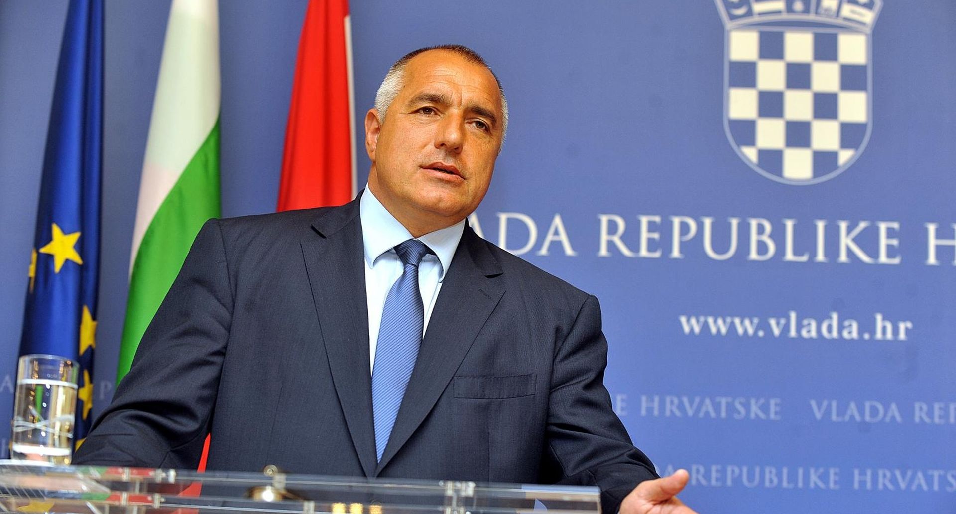 27.04.2011., Banski dvori, Vlada RH, Markov trg 2, Zagreb - Predsjednica Vlade Republike Hrvatske Jadranka Kosor sastala se s predsjednikom Vlade Republike Bugarske Boykom Borisovim, koji je u sluzbenom posjetu Republici Hrvatskoj, u srijedu, 27. travnja 2011. godine, u 10.30 sati, u Banskim dvorima.
U nazocnosti dvoje predsjednika Vlada, potpisali su Program kulturne suradnje izmedju Ministarstva kulture Republike Hrvatske i Ministarstva kulture Republike Bugarske za 2011., 2012. i 2013. godinu. 
Photo: Goran Stanzl/PIXSELL