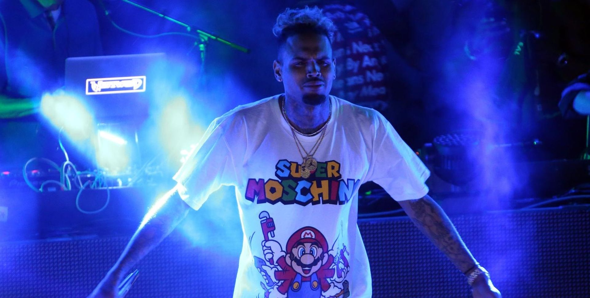 14.07.2016., Novalja, Zrce - Koncert Chrisa Browna, koji je trebao biti odrzan na plazi Zrce, zbog jakog vjetra je otkazan te je, umjesto na plazi, Chris Brown koncert odrzao u prepunom klubu Aquarius. 
Photo: Dalibor Urukalovic/PIXSELL