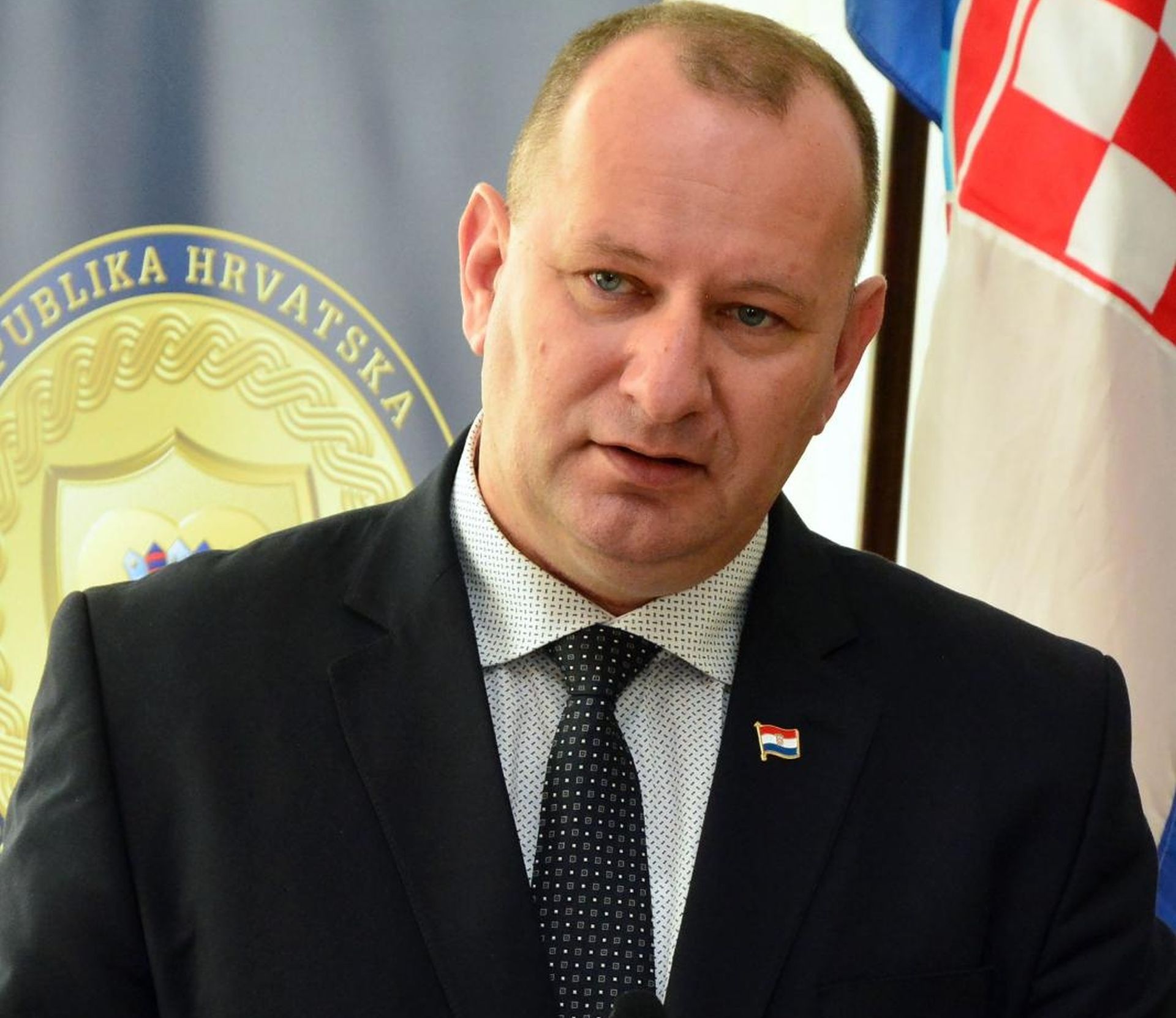 20.10.2017., Slavonski Brod - Pomo​c​nik ministra branitelja Nenad Kri​zic​ podijeli​o je pet stambenih kredita i dvije financijske potpore ratnim vojnim invalidima​ s podrucja Brodsko-posavske zupanije.​
Photo: Ivica Galovic/PIXSELL