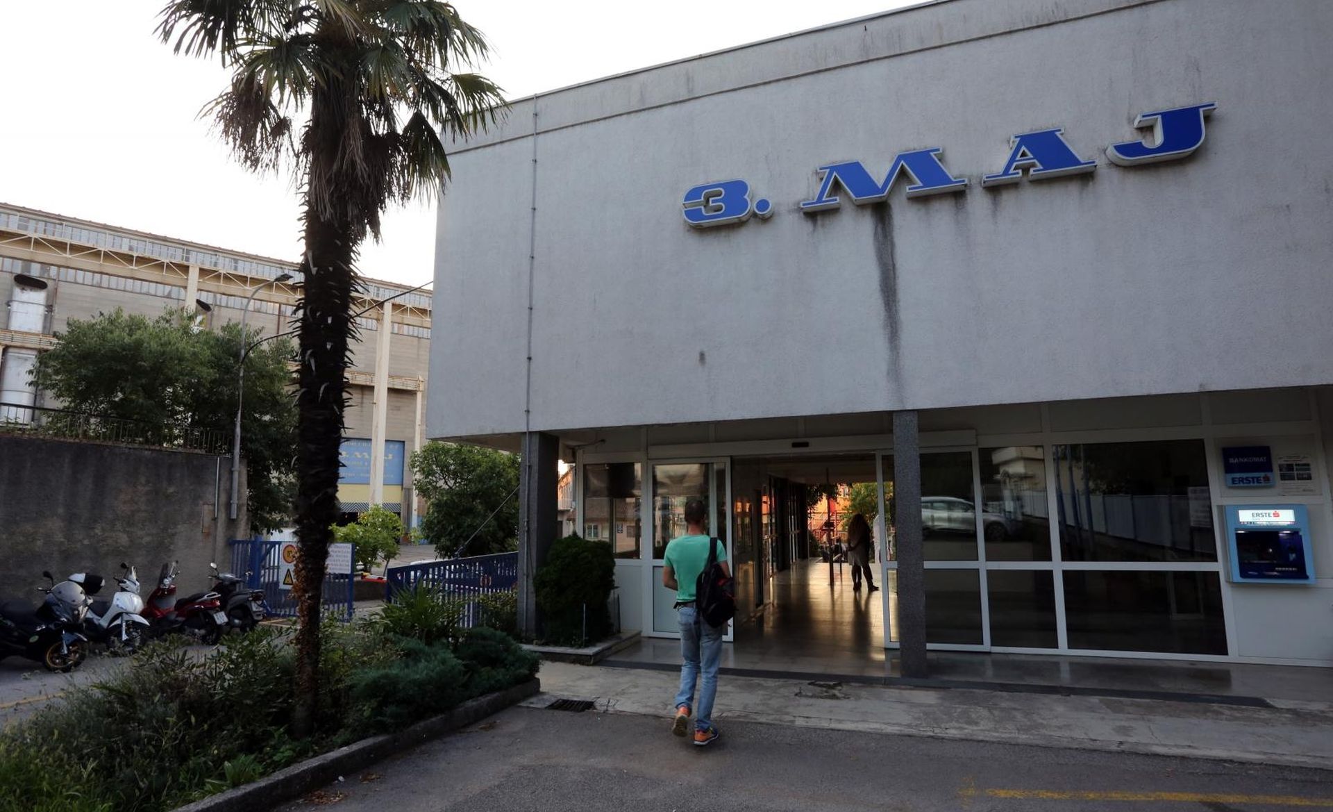 22.08.2018., Rijeka - Radnici brodogradilista 3 maj u strajku, ali dolaze na radna mjesta.

Photo: Goran Kovacic/PIXSELL