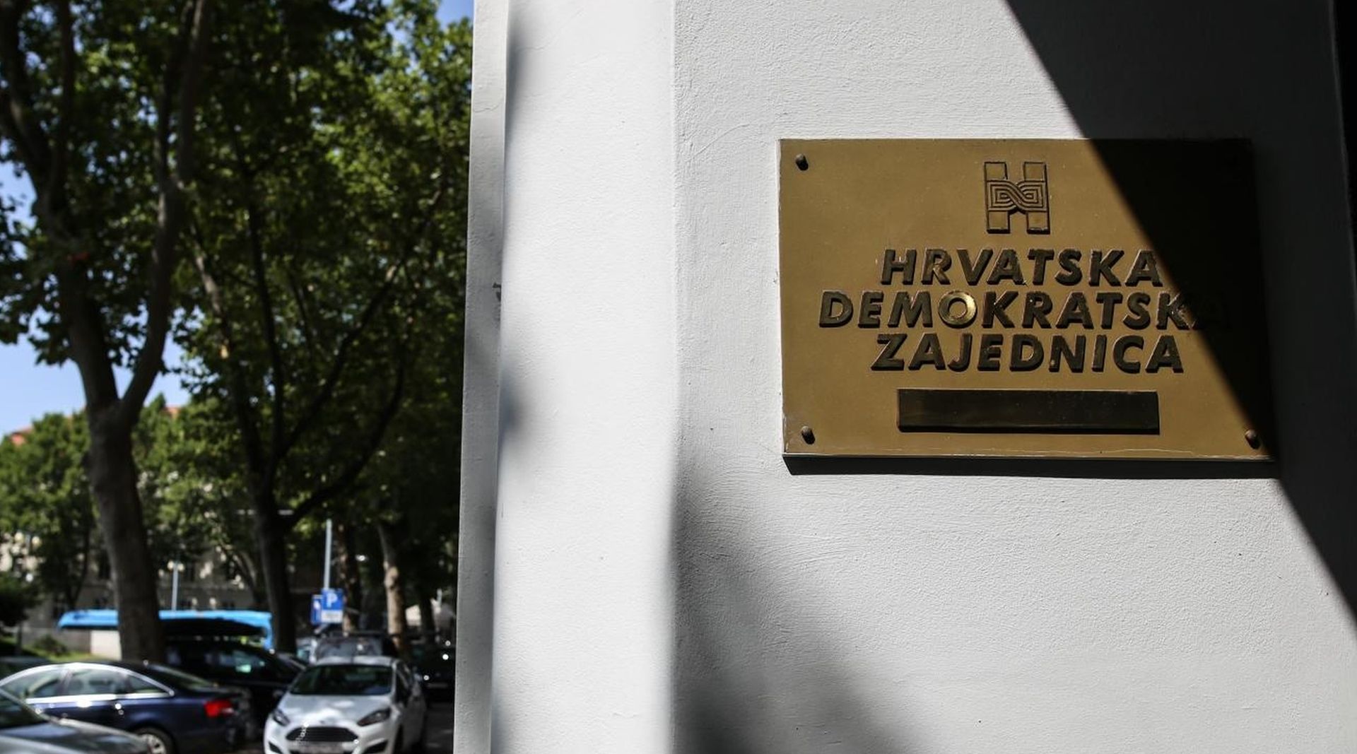 23.07.2016., Zagreb - Ploca za natpison Hrvatska demokratska zajednica na ulazi u sredisnjicu stranke. Photo: Igor Soban/PIXSELL