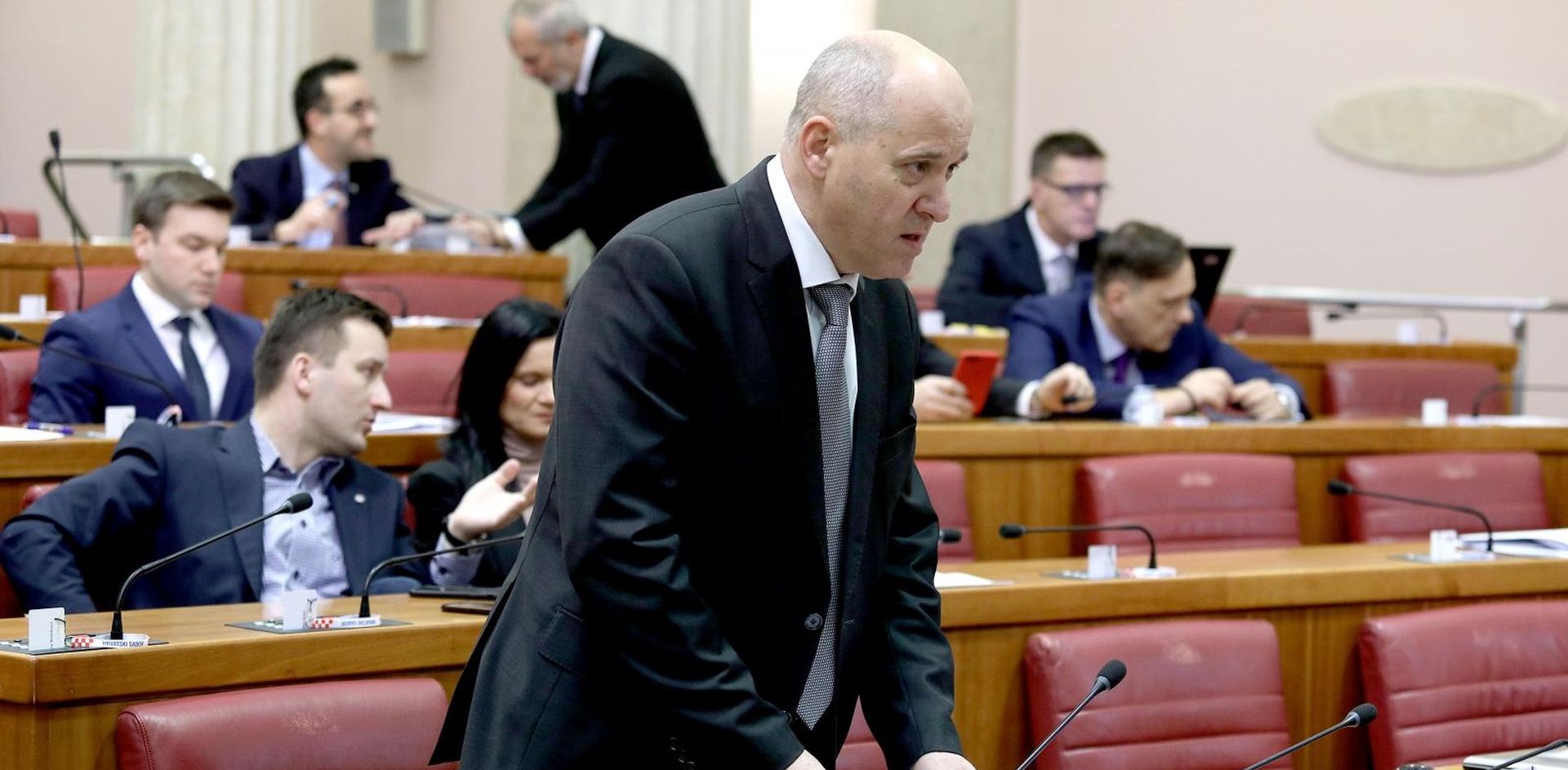 25.01.2019., Zagreb - U povodu obiljezavanja Medjunarodnog dana sjecanja na zrtve holokausta, predsjednik Hrvatskoga sabora Gordan Jandrokovic se na pocetku danasnje plenarne sjednice obratio zastupnicama i zastupnicima prigodnim govorom, nakon cega je minutom sutnje odana pocast svim zrtvama holokausta. Branko Bacic.
Photo: Patrik Macek/PIXSELL