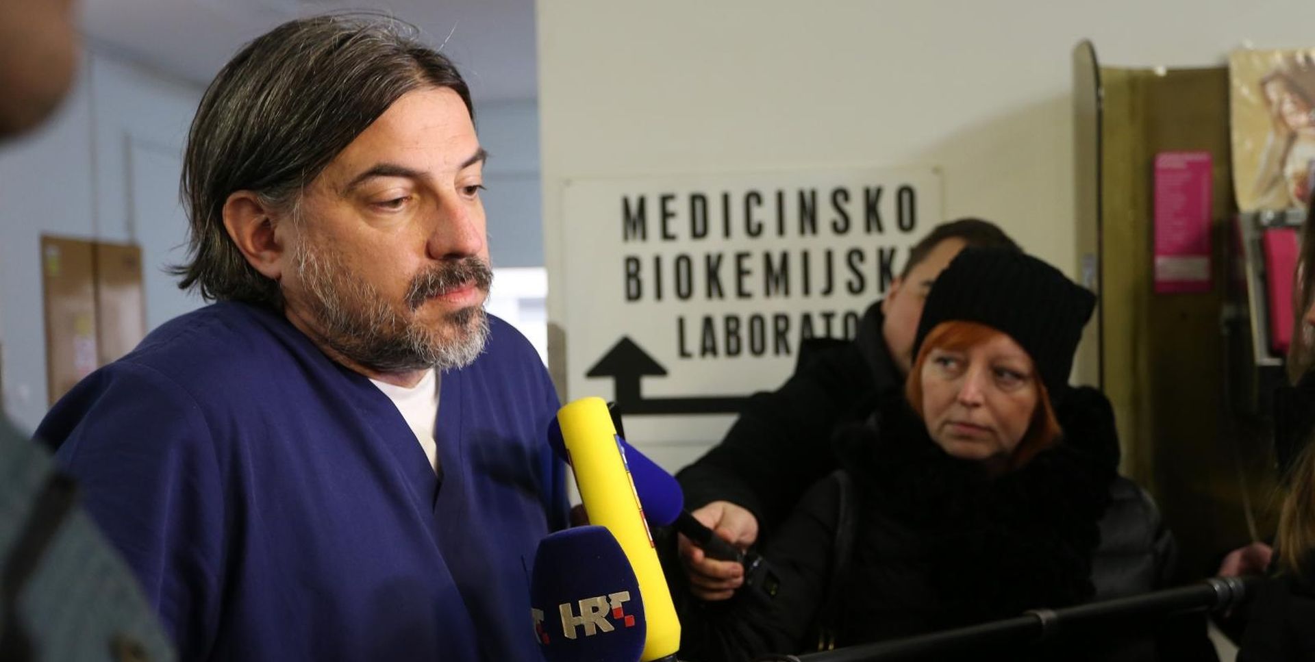 25.01.2019., Klinika za plucne bolest Jordanovac, Zagreb - Danas, oko 10.15 sati temeljem dojave iz bolnice na Jordanovcu da vise osoba stvara nered i napada medicinsko osoblje, na mjesto dogadjaja upuceni su policijski sluzbenici.
Dolaskom policijskih sluzbenika u prostor bolnice, s ciljem smirivanja situacije i sprjecavanja daljnjih protupravnih ponasanja na stetu strucnog osoblja bolnice, policijski su sluzbenici uporabili sredstva prisile nad nekoliko tamo zatecenih osoba. Marko Jakopovic.
Photo: Matija Habljak/PIXSELL