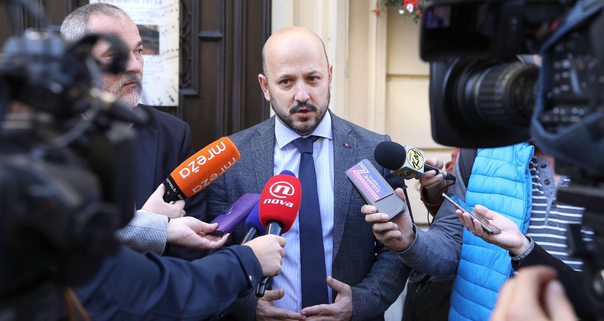 Zagreb: Maras se uoči sjednice Gradske skupštine osvrnuo na političku trgovinu 30.10.2018., Zagreb - Predsjednik Gradske organizacije SDP-a Gordan Maras odrzao je konferenciju za medije ispred Gradske skupstine na temu "Izvrsenje i rebalans proracuna te politicka trgovina koja se odvija u Gradskoj skupstini i Hrvatskom saboru". 
Photo: Patrik Macek/PIXSELL