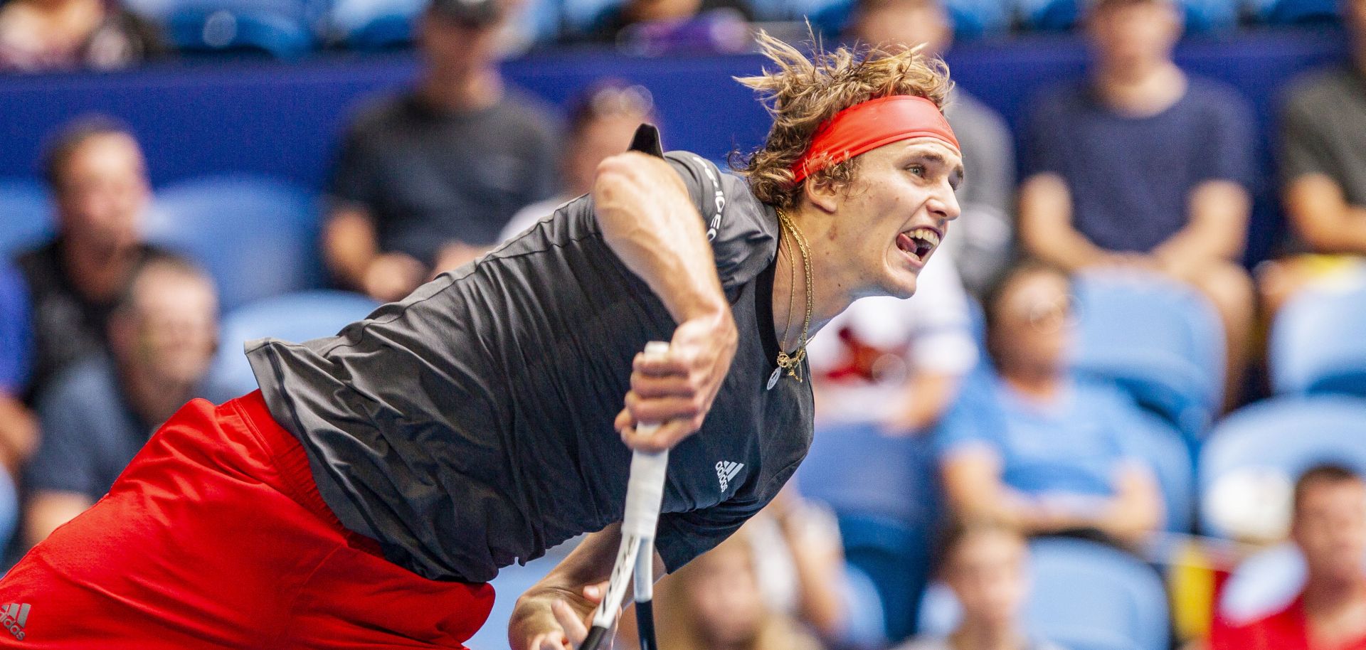 epa07257859 Alexander Zverev of Germany during the men's singles match between Germany and France on day 5 of the Hopman Cup tennis tournament at RAC Arena in Perth, Australia, 02 January 2019.  EPA/TONY MCDONOUGH EDITORIAL USE ONLY AUSTRALIA AND NEW ZEALAND OUT