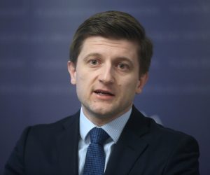 Zagreb, 18.01.2019 - Konferencija za medije u povodu putanja u javnu raspravu i e-savjetovanje Nacionalnog programa porta 2019. - 2026. godine. Na fotografiji  ministar financija Zdravko Mariæ.
foto HINA / Denis CERIÆ /dc
