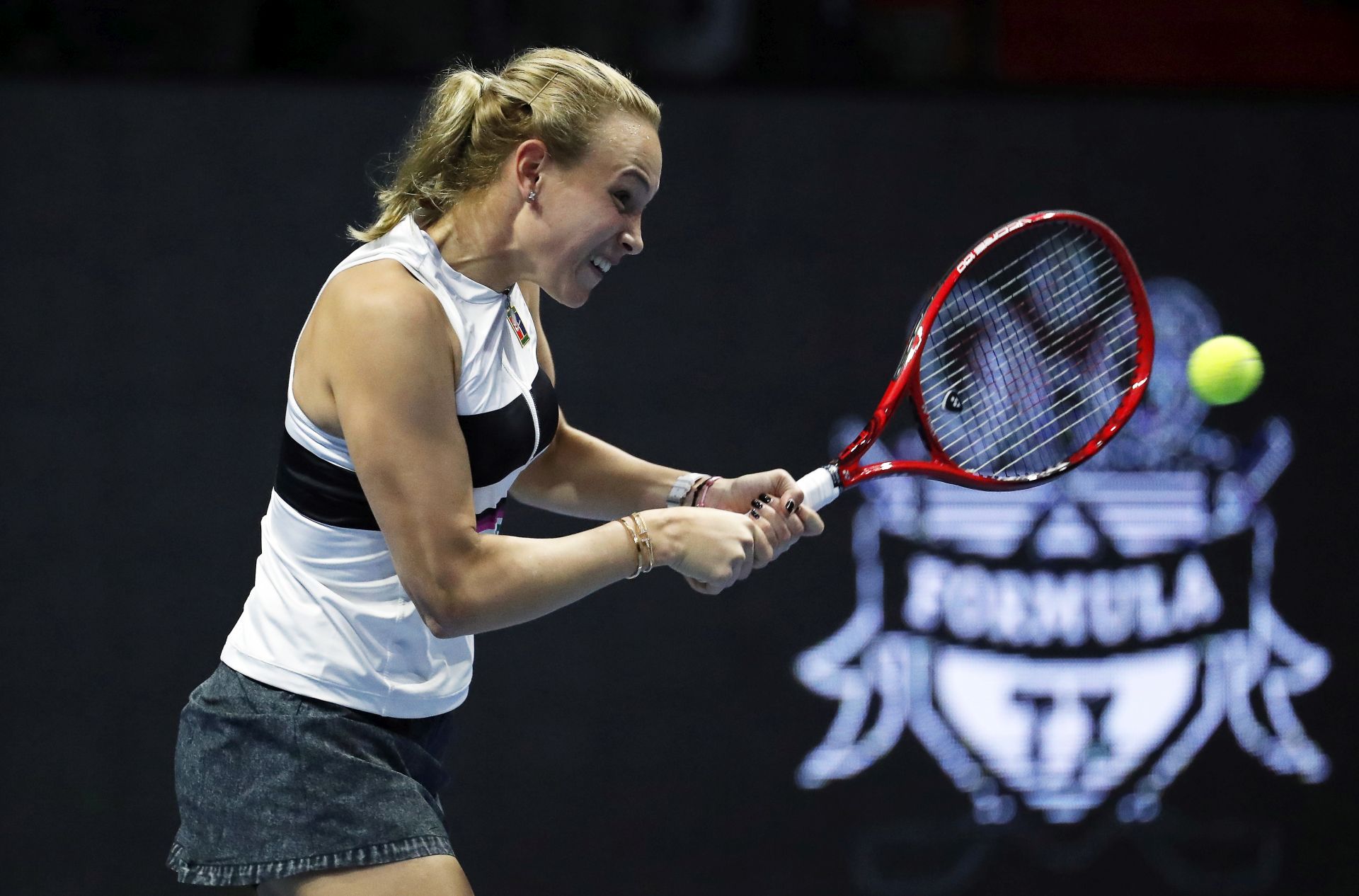 epa07338234 Donna Vekic of Croatia in action against Vera Zvonareva of Russia during their semi final match at the St. Petersburg Ladies Trophy 2019 tennis tournament in St.Petersburg, Russia, 02 February 2019.  EPA/ANATOLY MALTSEV