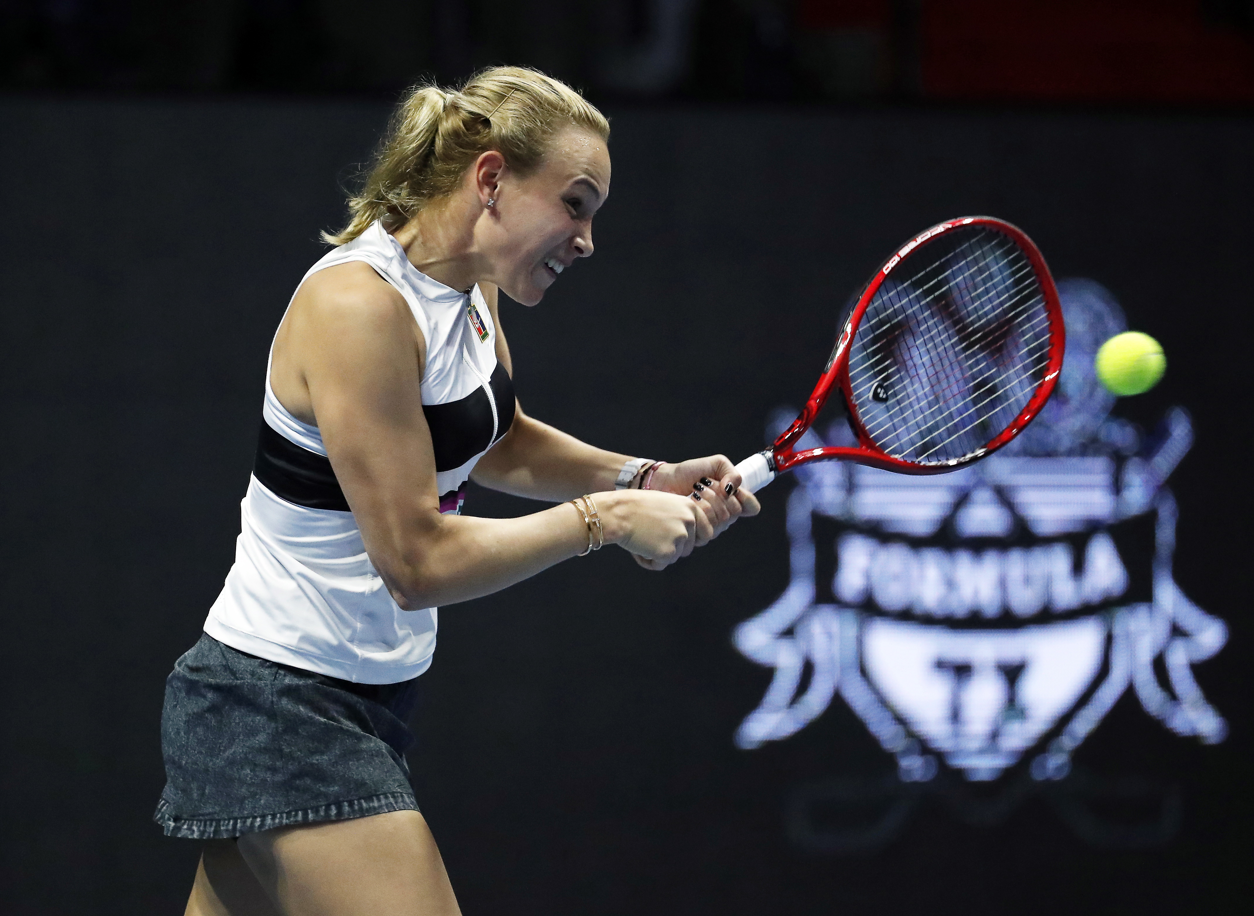epa07338234 Donna Vekic of Croatia in action against Vera Zvonareva of Russia during their semi final match at the St. Petersburg Ladies Trophy 2019 tennis tournament in St.Petersburg, Russia, 02 February 2019.  EPA/ANATOLY MALTSEV