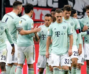 epa07338499 Bayern's Leon Goretzka (R) celebrates with his teammates after scoring the 1-0 lead during the German Bundesliga soccer match between Bayer Leverkusen and Bayern Munich in Leverkusen, Germany, 02 February 2019.  EPA/SASCHA STEINBACH CONDITIONS - ATTENTION: The DFL regulations prohibit any use of photographs as image sequences and/or quasi-video.