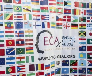 epa07385356 Tim Law (C) attends a sit-in staged by the association Ending Clergy Abuse (ECA) in Paolo VI street on the day of the opening of a global child protection summit for reflections on the sex abuse crisis within the Catholic Church in Vatican, in Rome, Italy, 21 February 2019. Pope Francis has set aside three and a half days to convince Catholic bishops to tackle paedophilia in a bid to contain a scandal which hit an already beleaguered Church again in 2018, from Chile to Germany and the United States  EPA/GIUSEPPE LAMI