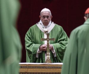 epa07391826 Pope Francis attends the Eucharistic celebration on the sidelines of the meeting 'The Protection of Minors in the Church' at the Regia Hall of the Apostolic Palace in the Vatican City, 24 February 2019. A four-days historic Vatican summit on clerical sex abuse, involving bishops from all over the world, is ending on 24 February.  EPA/GIUSEPPE LAMI