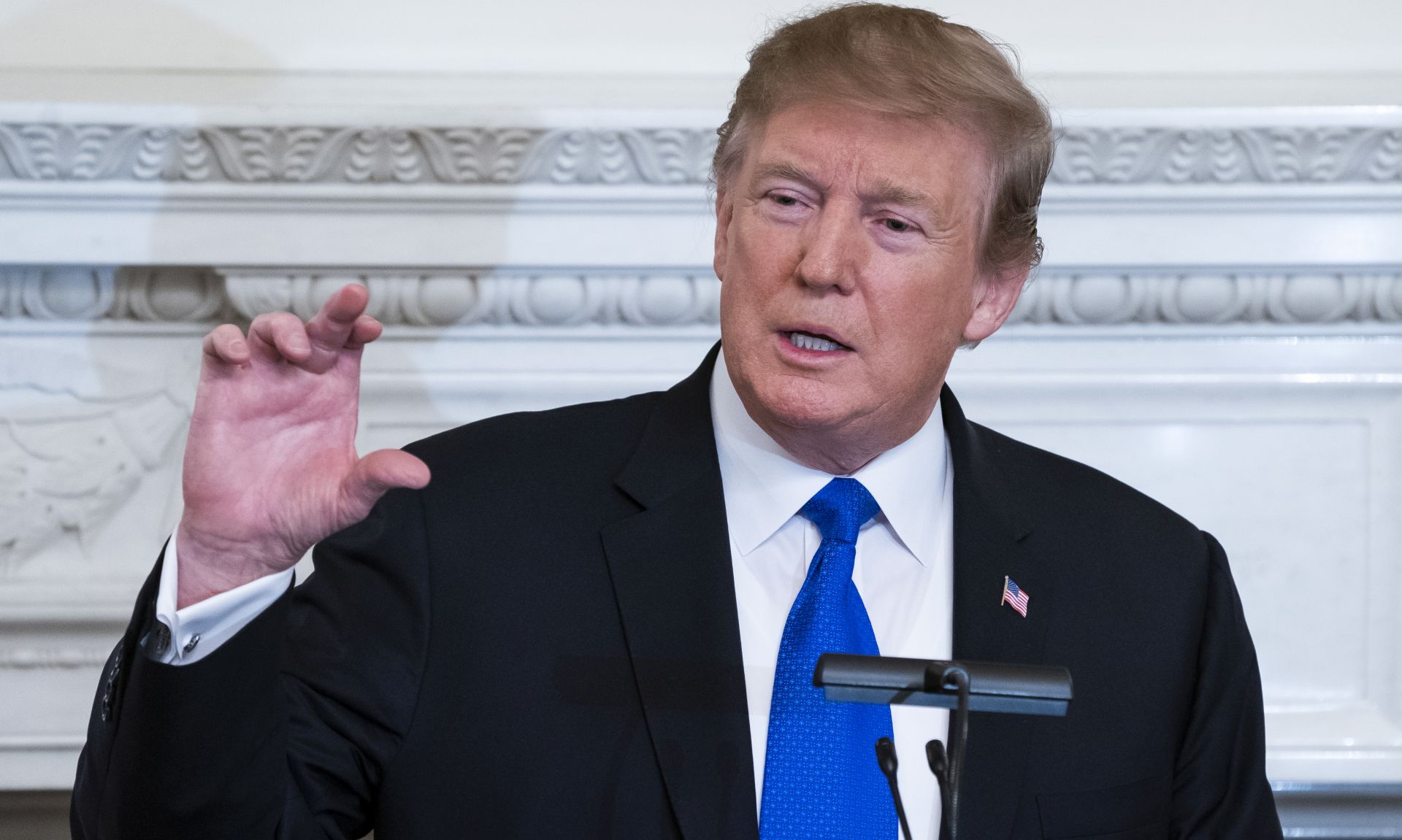 epa07396872 US President Donald J. Trump speaks at the 2019 White House Business Session with Our Nation's Governors in the State Dining Room of the White House Washington, DC, USA, 25 February 2019. President Trump spoke about the Chinese trade deal, the proposed border wall, and his upcoming summit with North Korean dictator Kim Jong-un.  EPA/JIM LO SCALZO