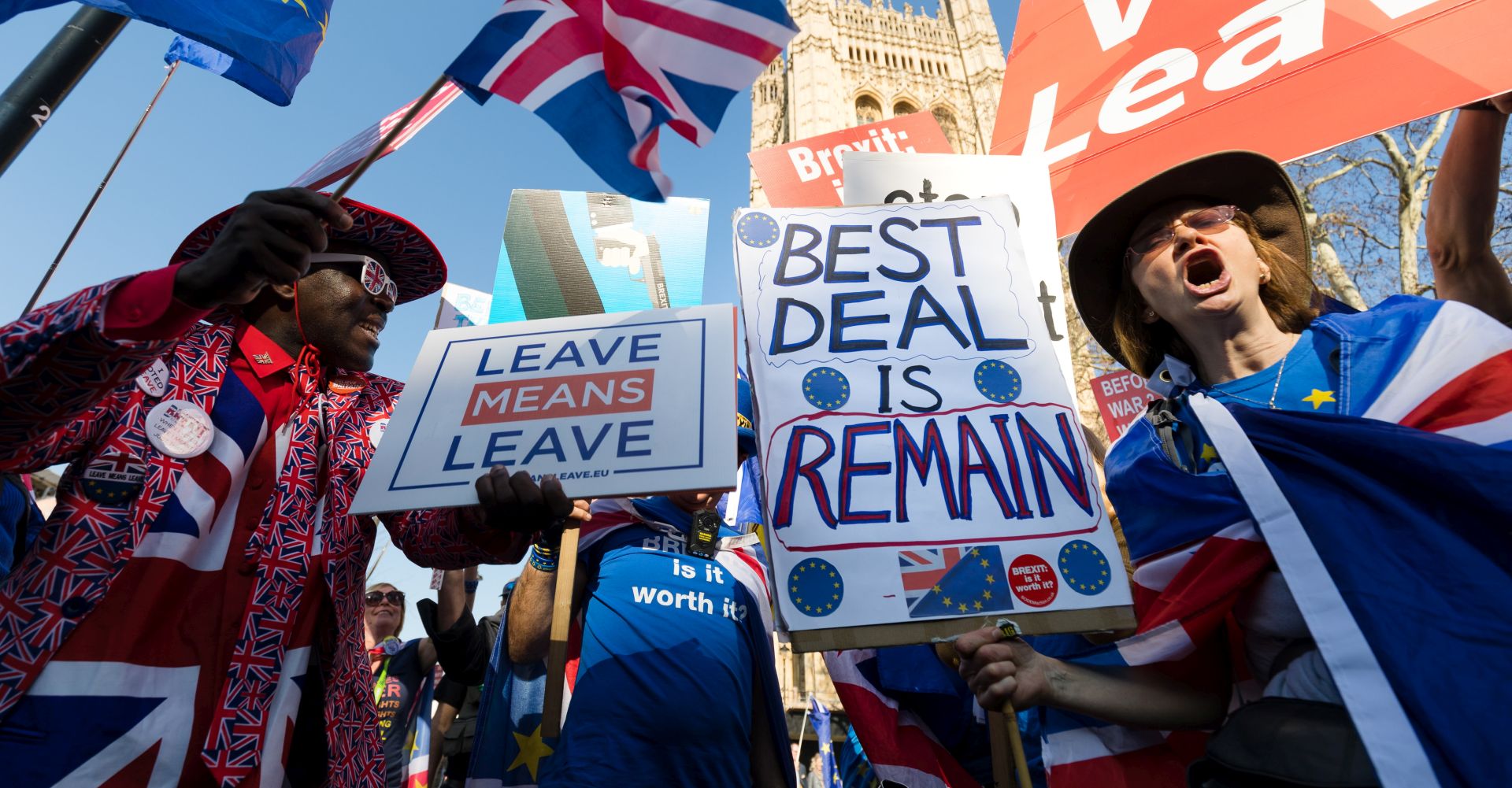 epa07401469 Brexit and anti Brexit protesters outside the Houses of Parliament in Westminster, central London, Britain, 27 February 2019. Members of Parliament (MPs) are debating and scheduled to vote on Theresa May's revised Brexit strategy later in the day.  EPA/VICKIE FLORES